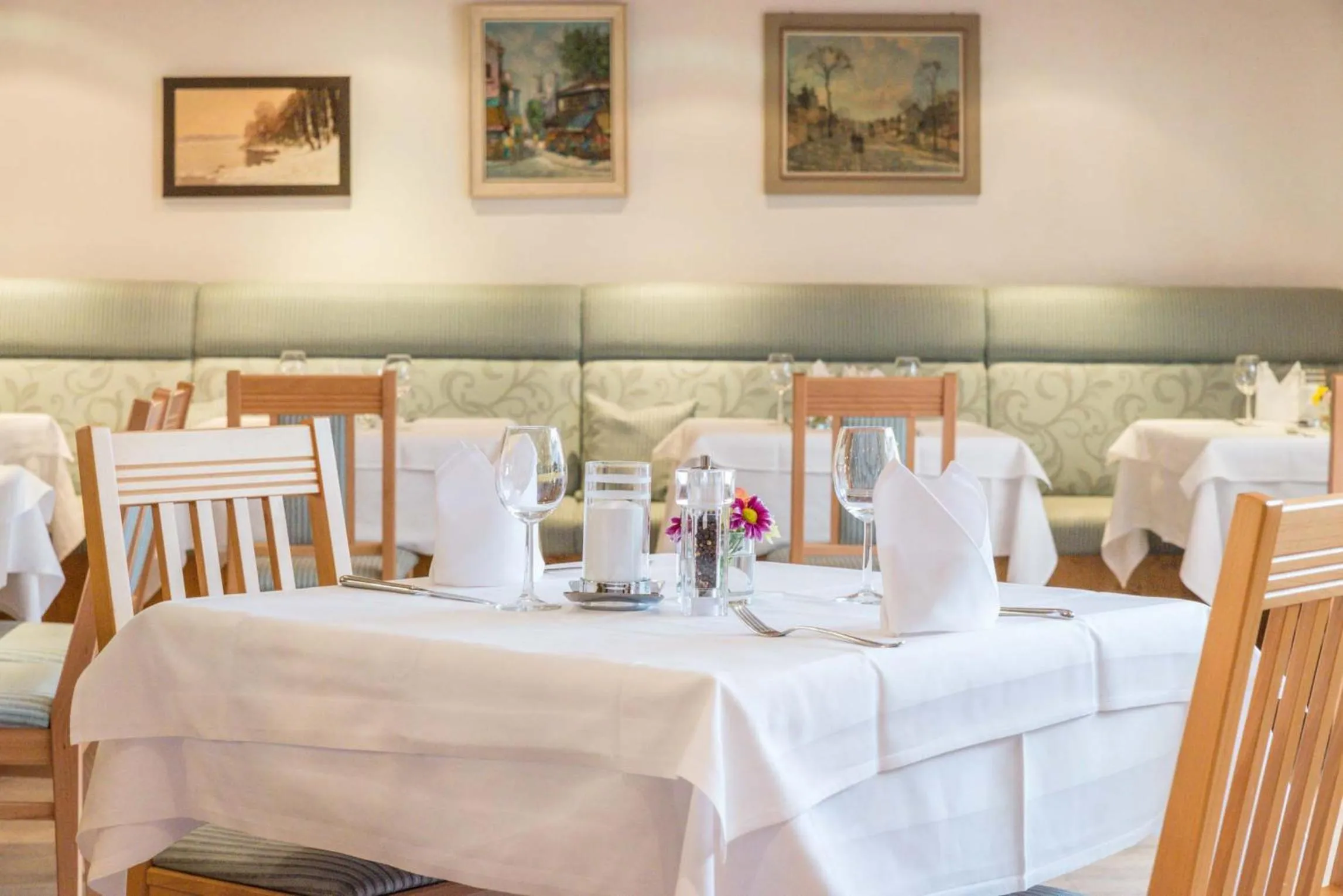 Restaurant/places to eat in Hotel Markgraf