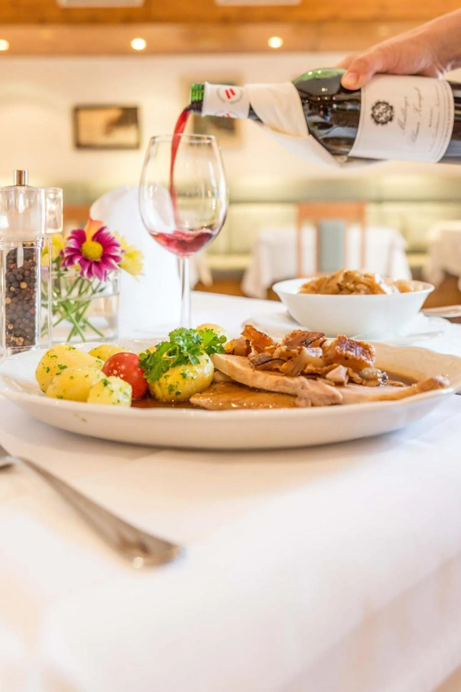 Restaurant/places to eat in Hotel Markgraf