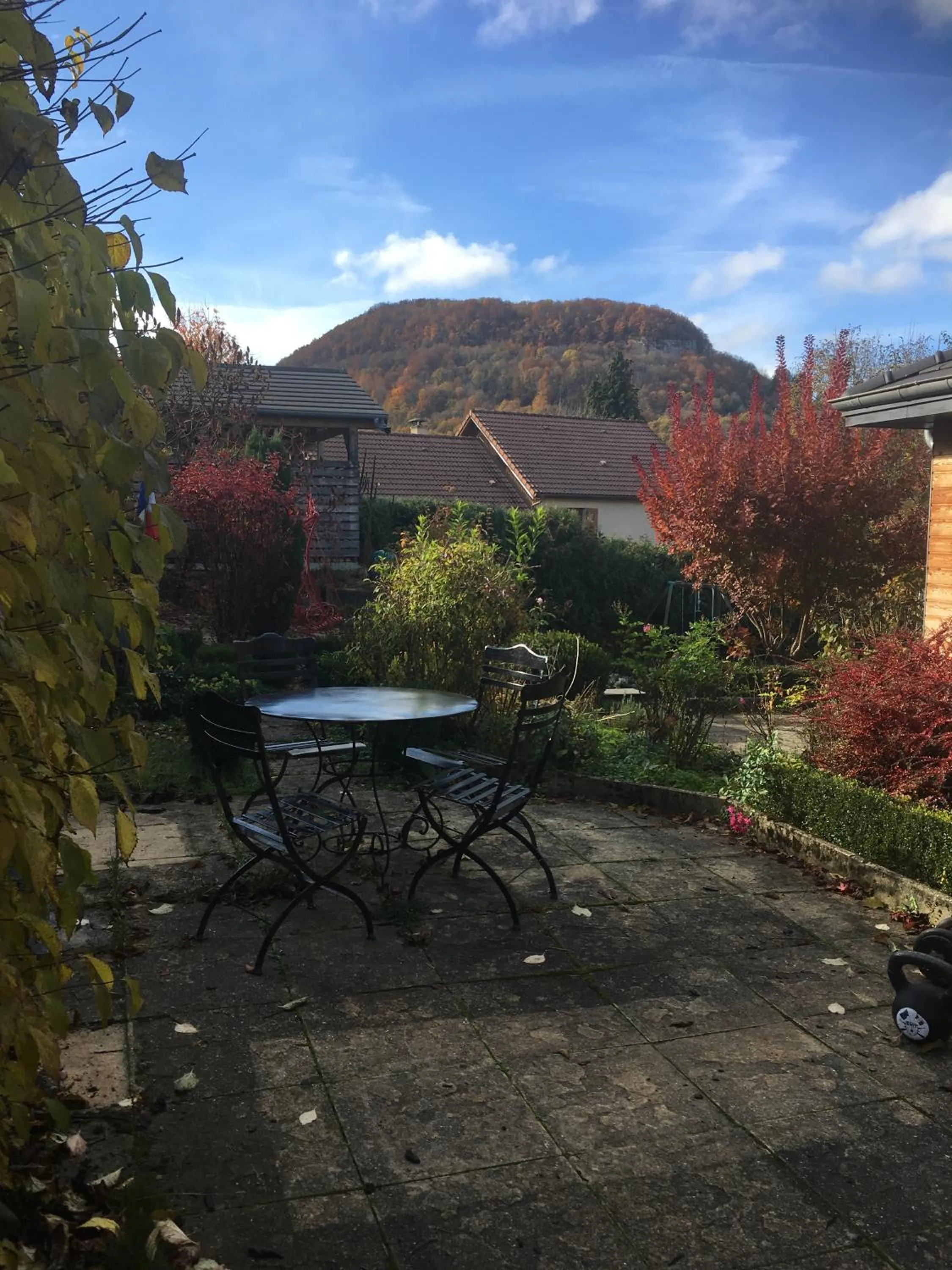 Garden in B&B Les Hauts d'Ornans