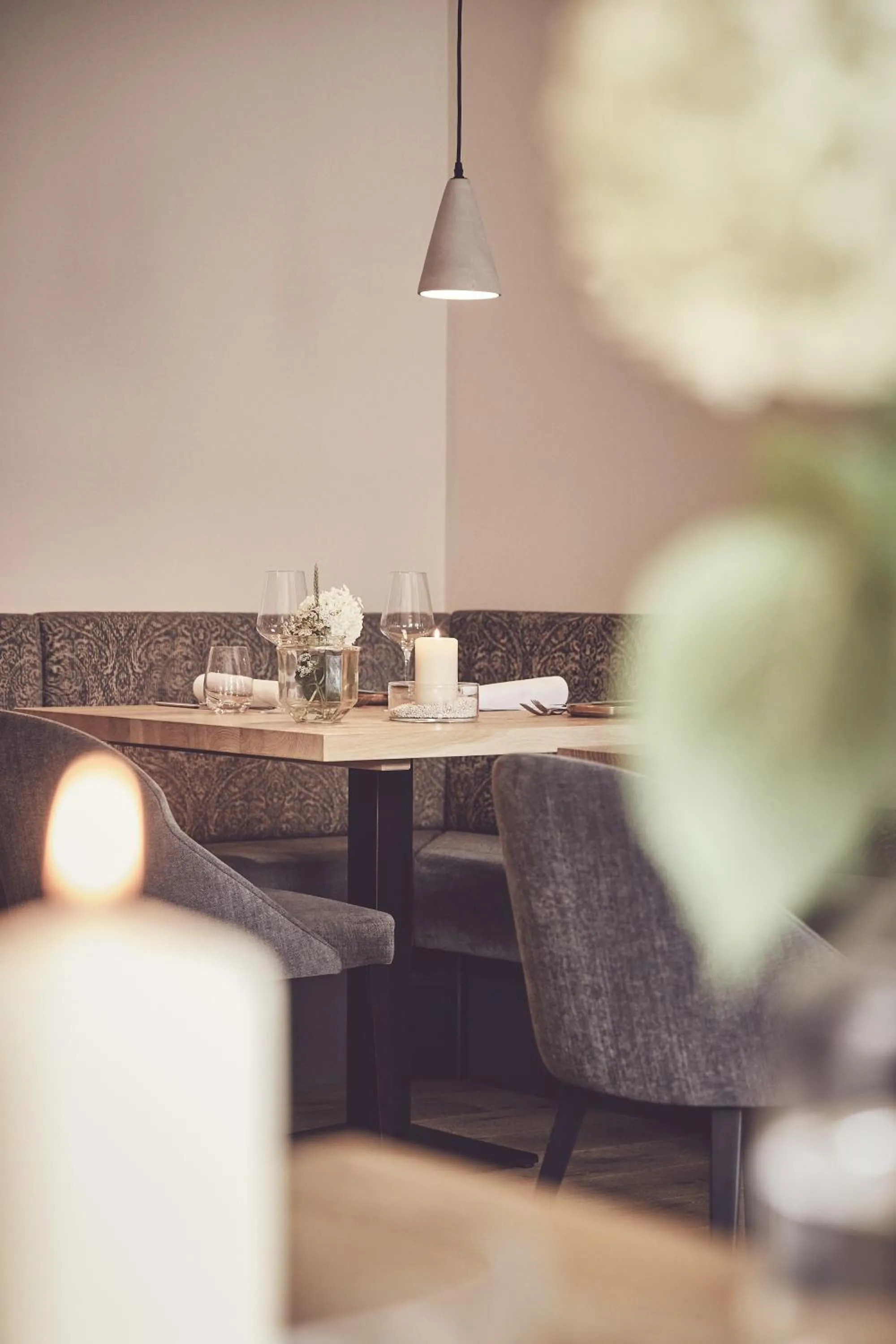 Restaurant/places to eat in Haller Suites & Restaurant