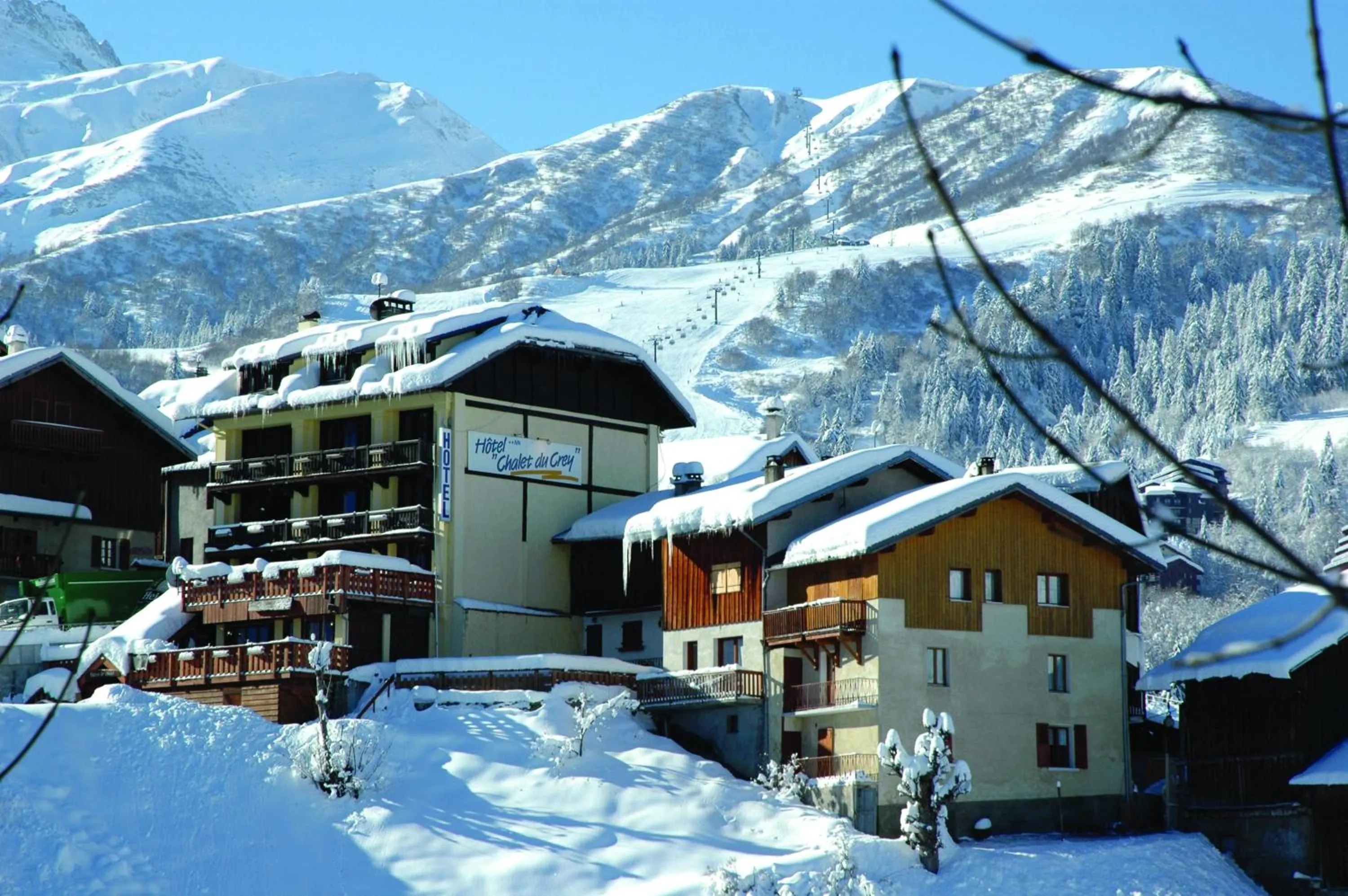 Facade/entrance in Hotel Chalet du Crey
