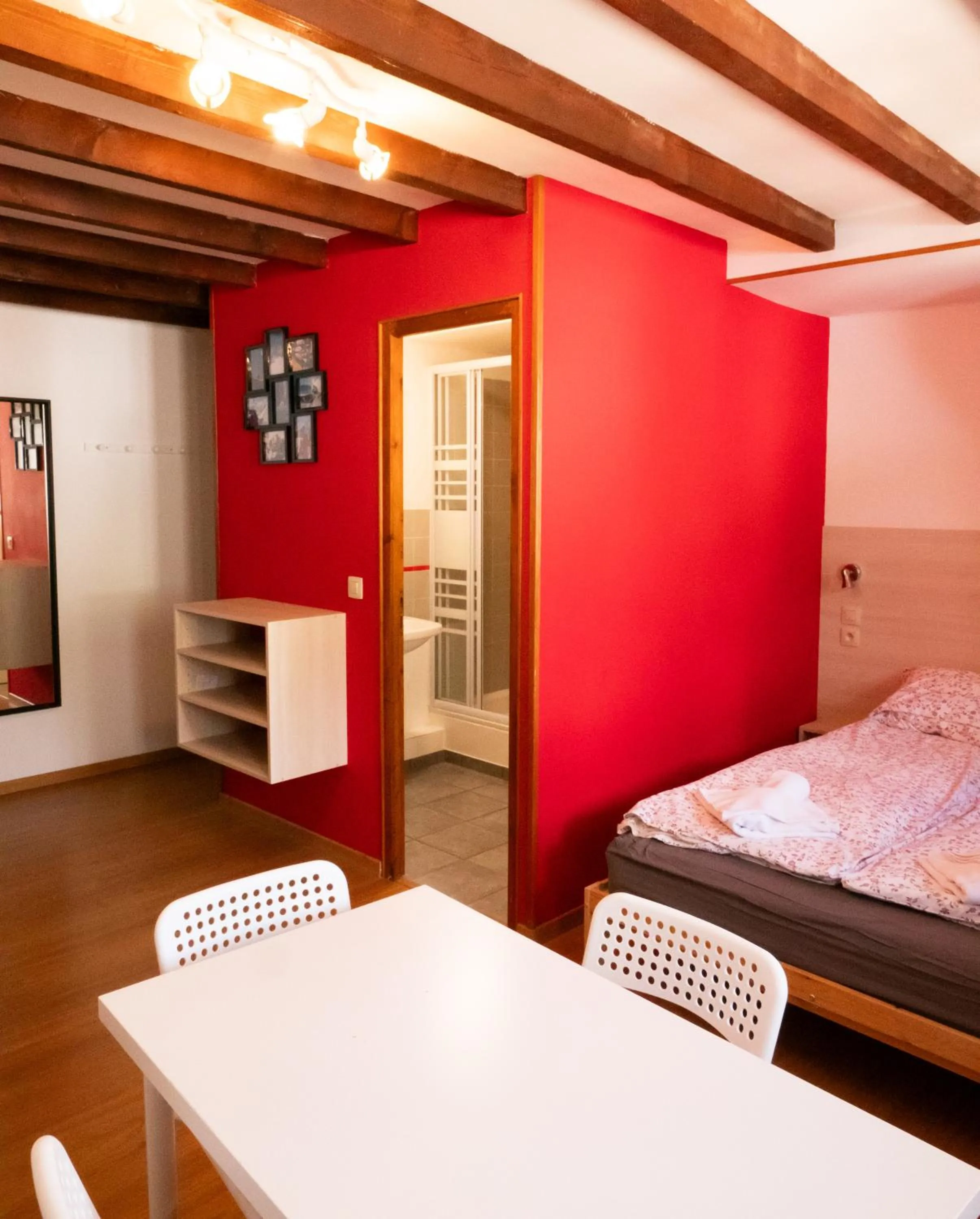 Bedroom, Bed in Hotel Chalet du Crey