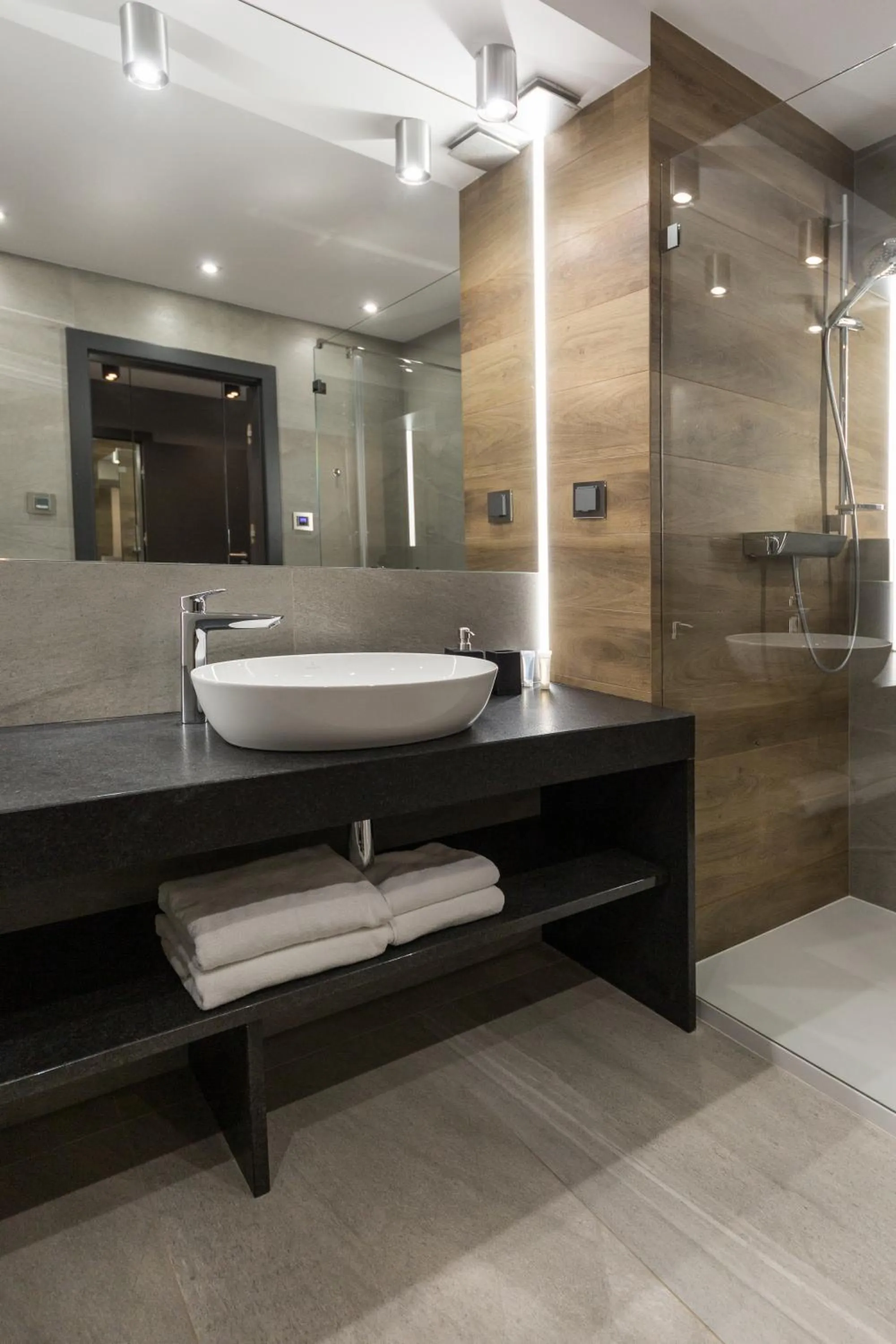 Shower in Aparthotel New Lux