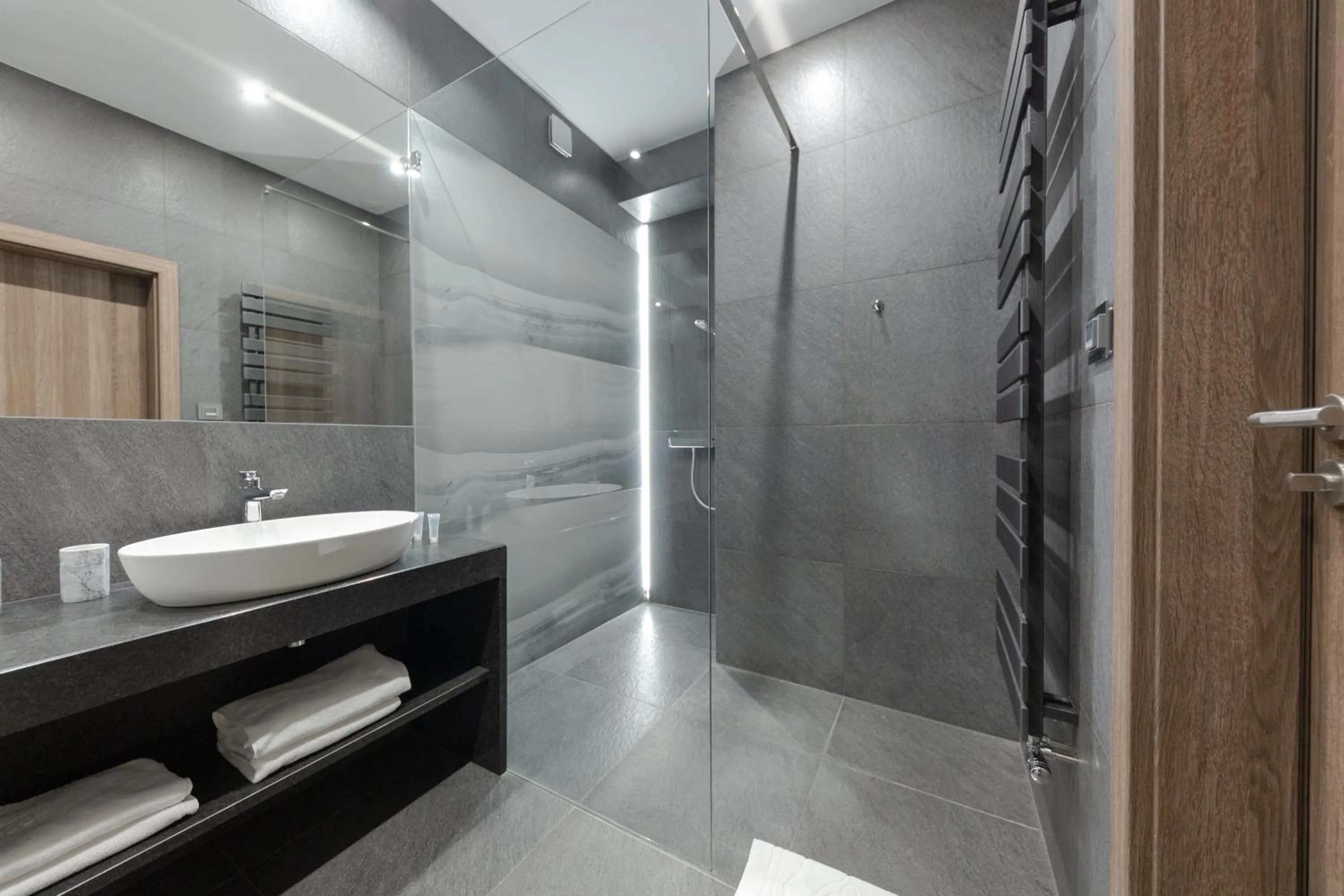 Shower in Aparthotel New Lux