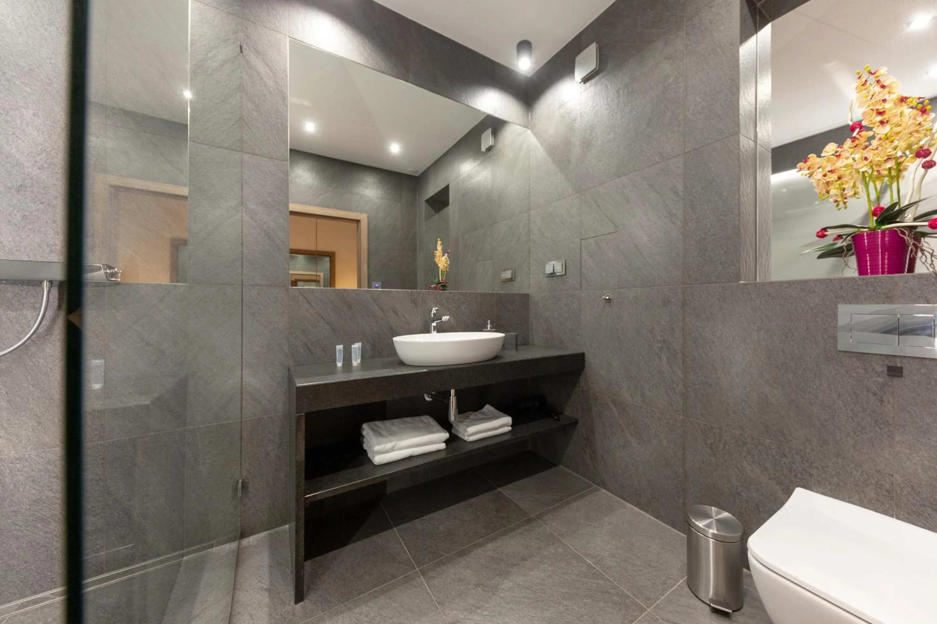 Bathroom in Aparthotel New Lux