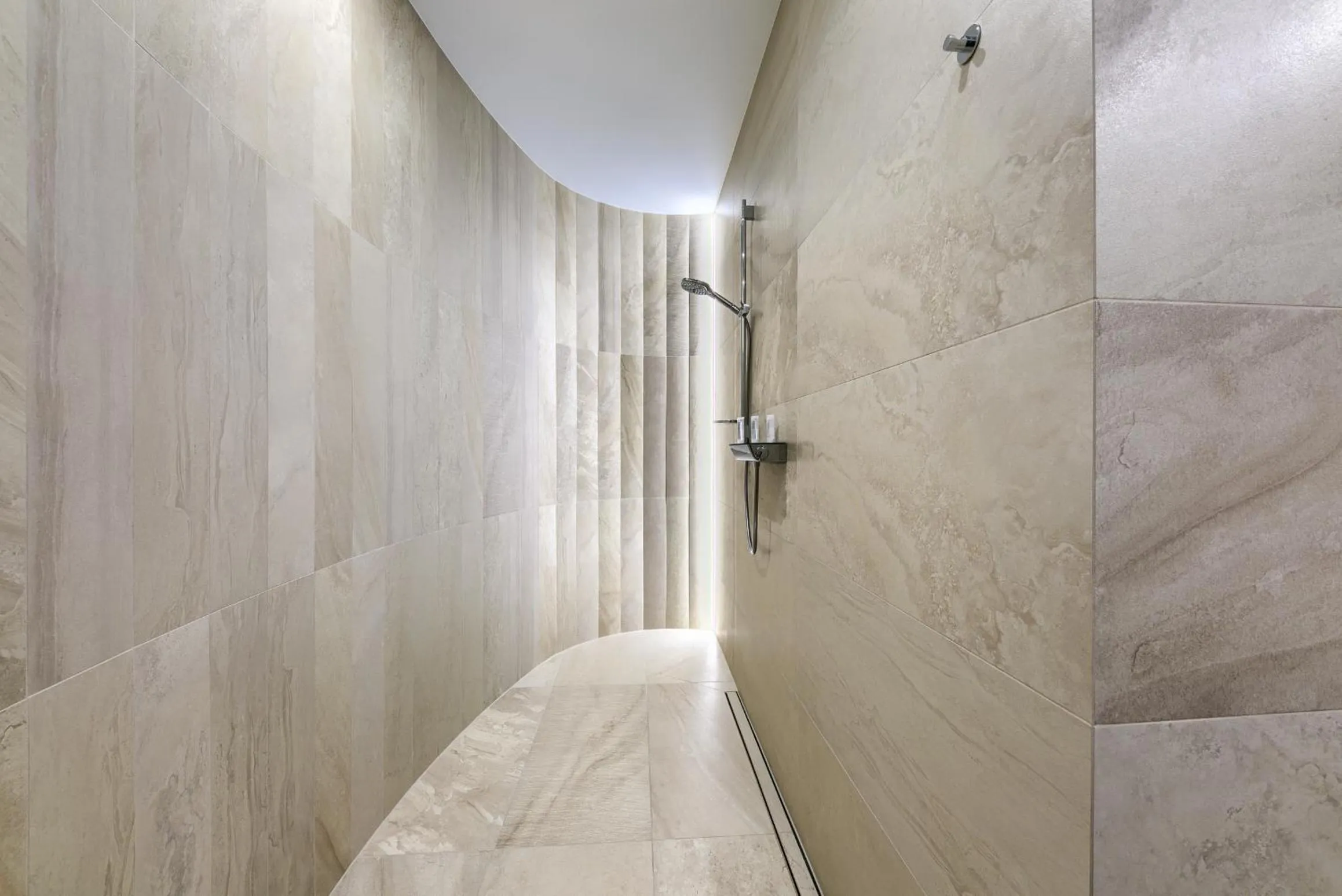 Shower in Aparthotel New Lux