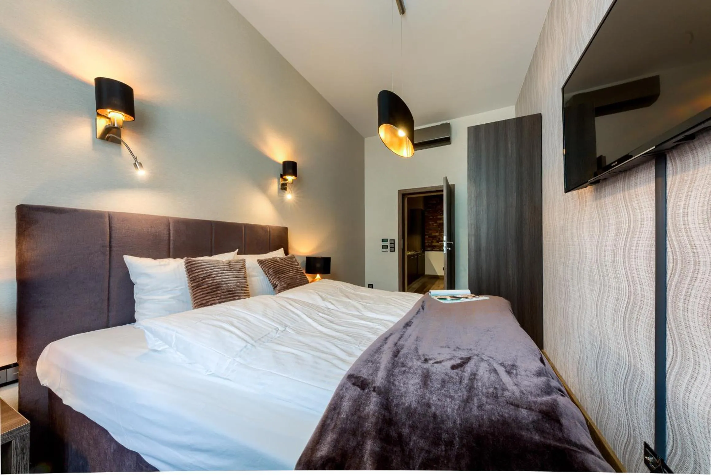 TV and multimedia, Bed in Aparthotel New Lux