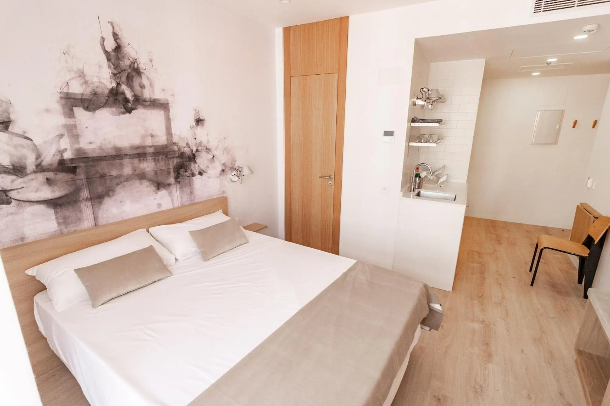 Bedroom, Bed in Plaza Mayor Suites & Apartments