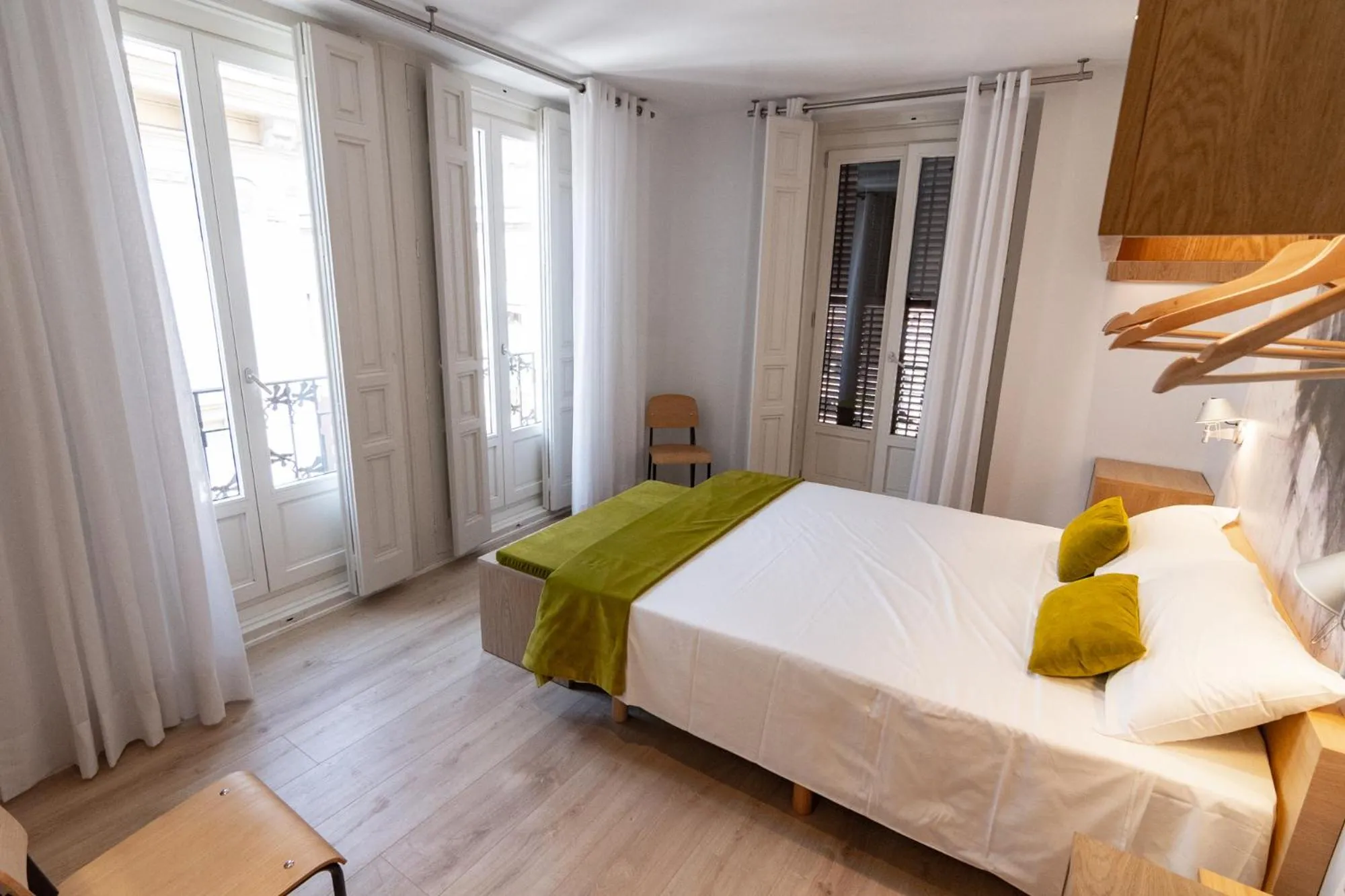 Bedroom, Bed in Plaza Mayor Suites & Apartments