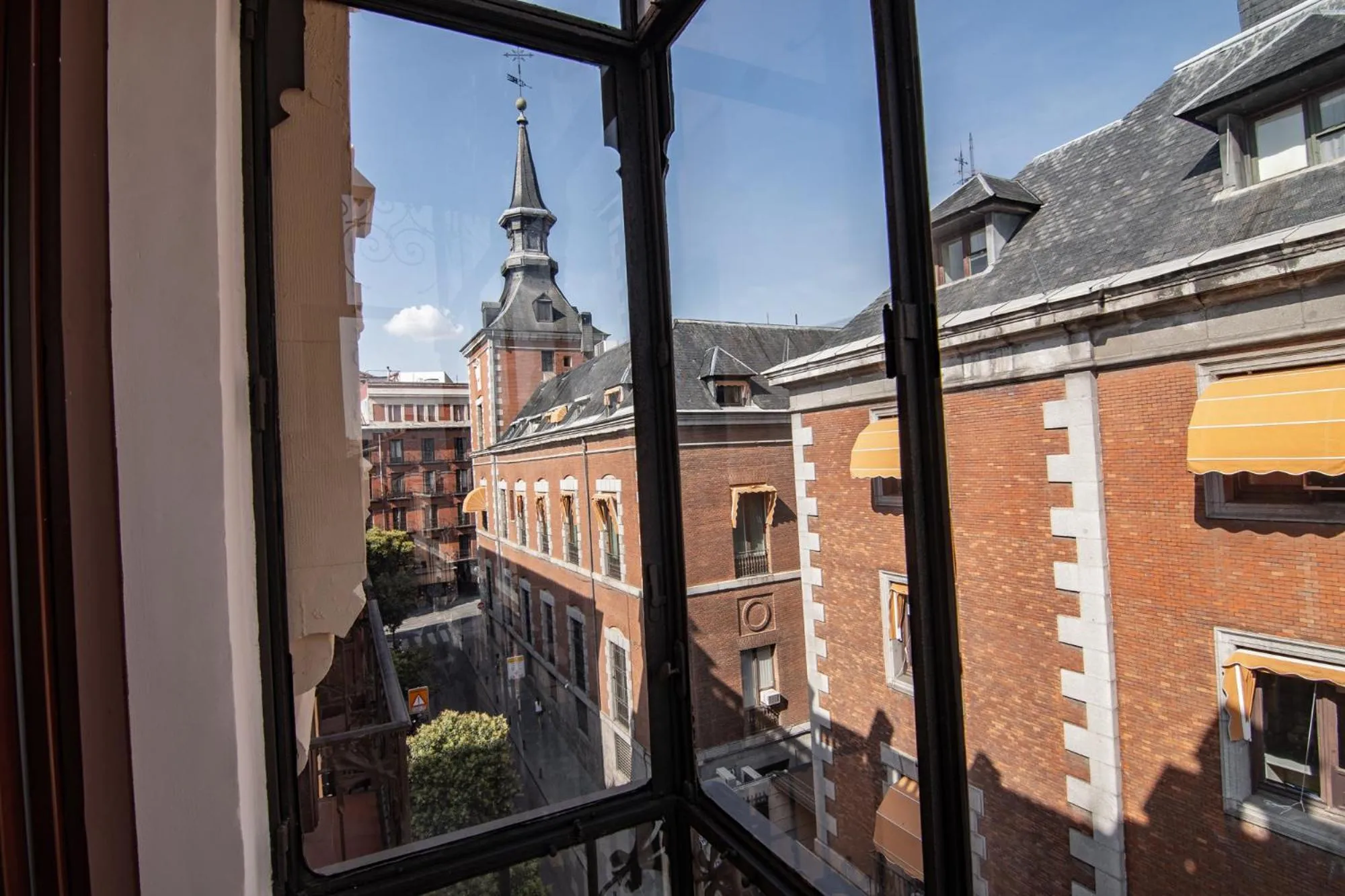 Street view in Plaza Mayor Suites & Apartments