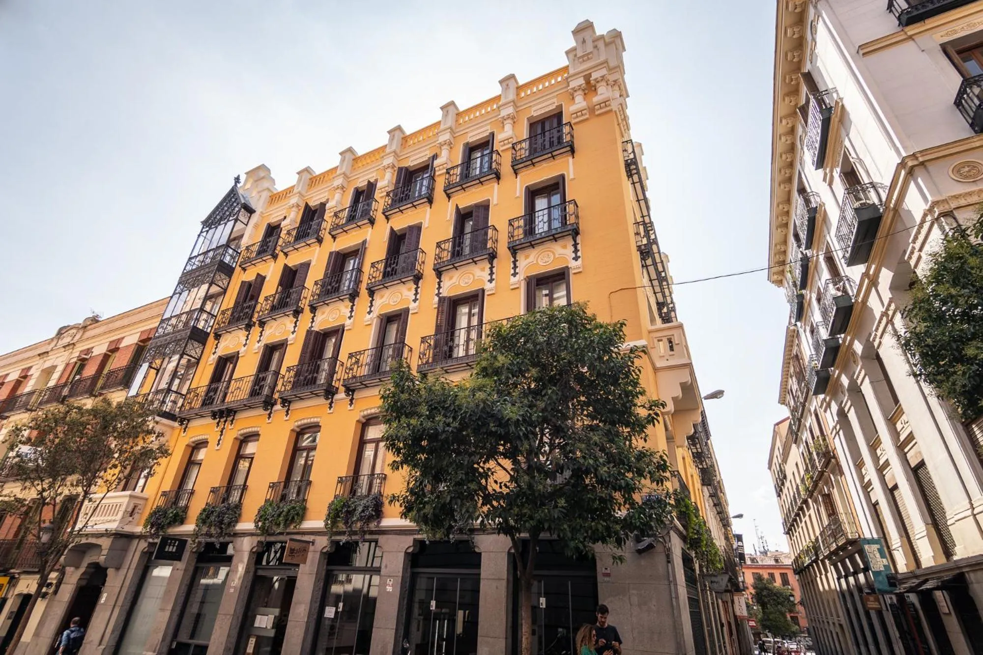 Property building in Plaza Mayor Suites & Apartments