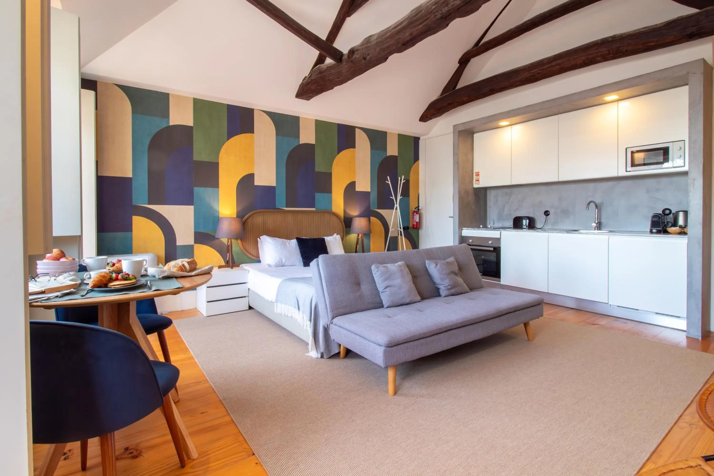 LovelyStay - Dirk Apartment - Almada 4º F