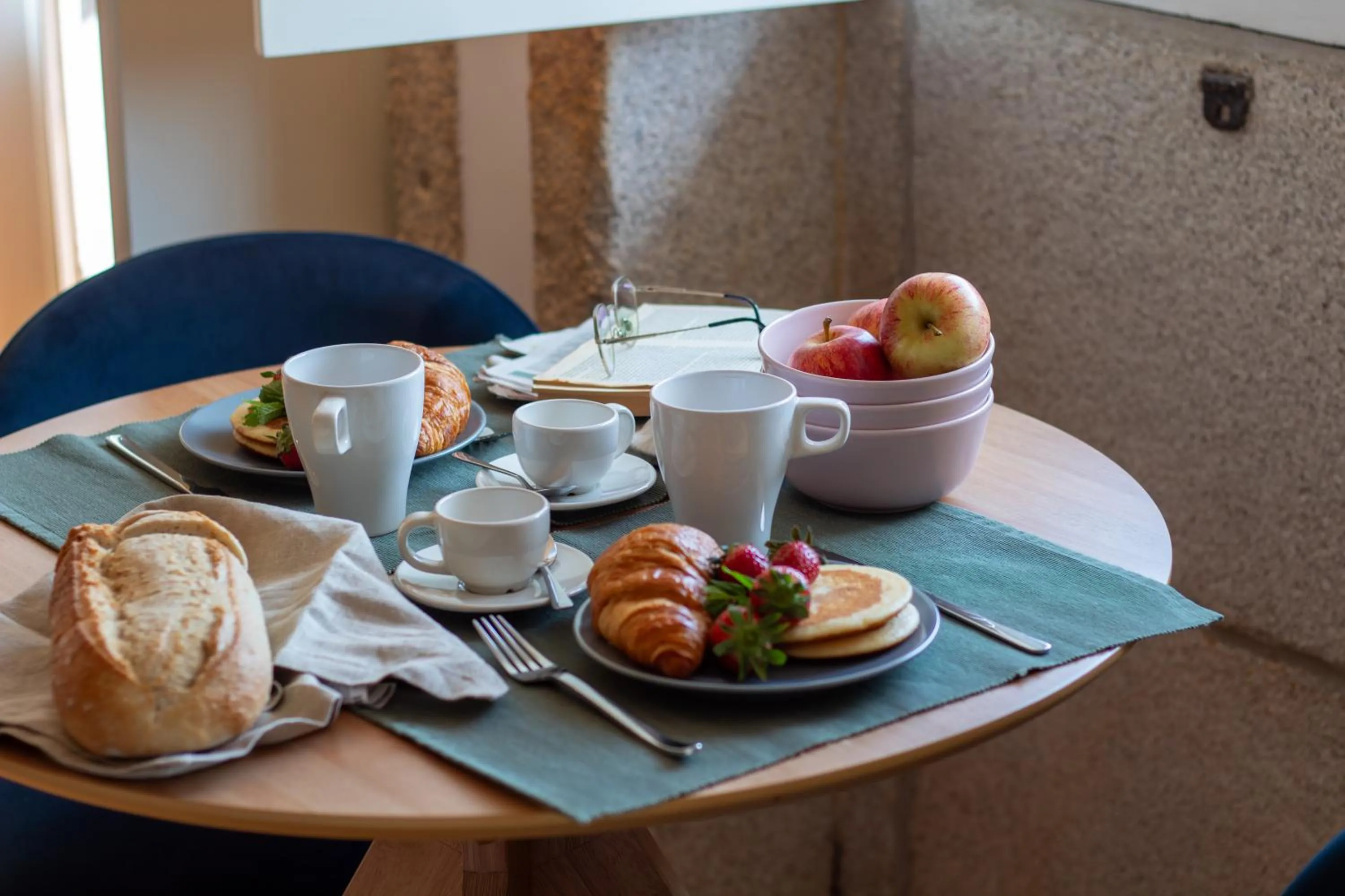 LovelyStay - Dirk Apartment - Almada 4º F