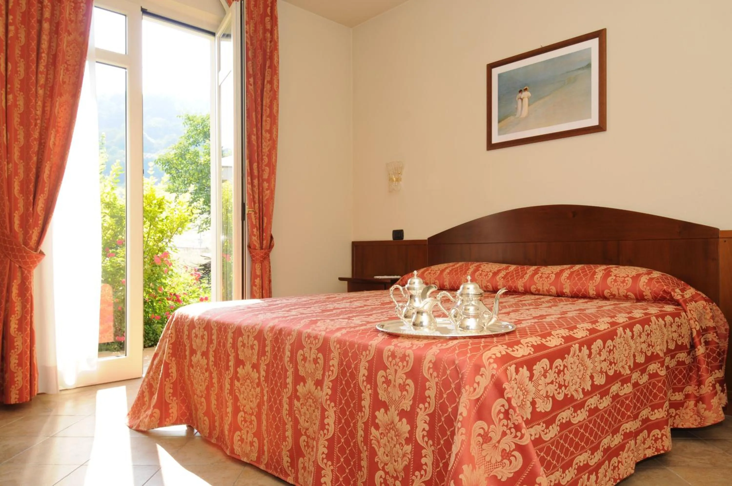 Photo of the whole room, Bed in Hotel Al Poggio Verde