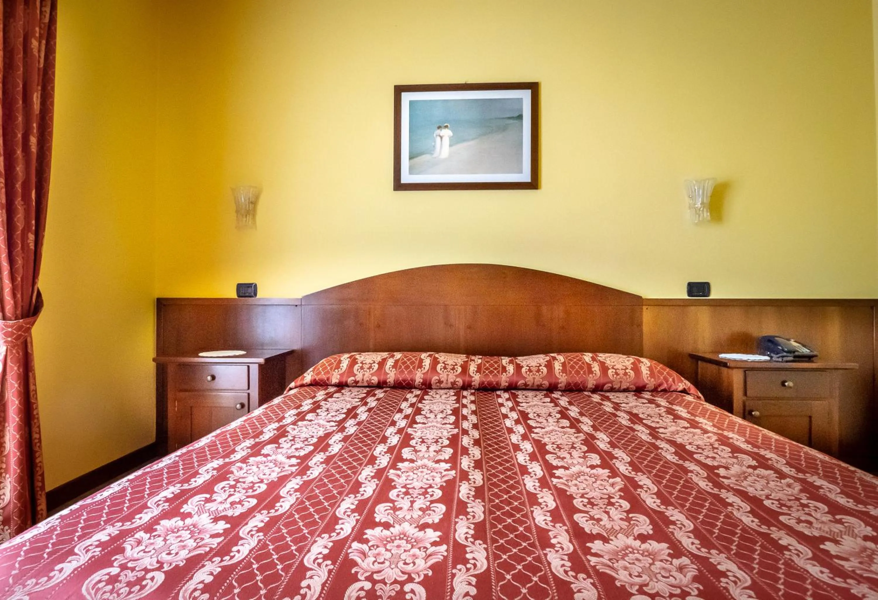 Bedroom, Bed in Hotel Al Poggio Verde