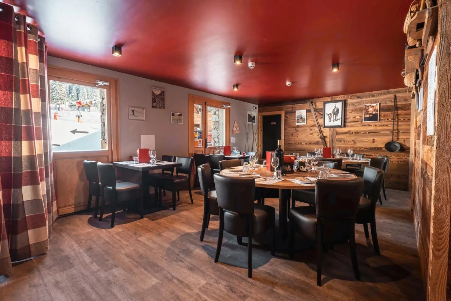 Restaurant/places to eat in L'Escale (accès en télécabine)