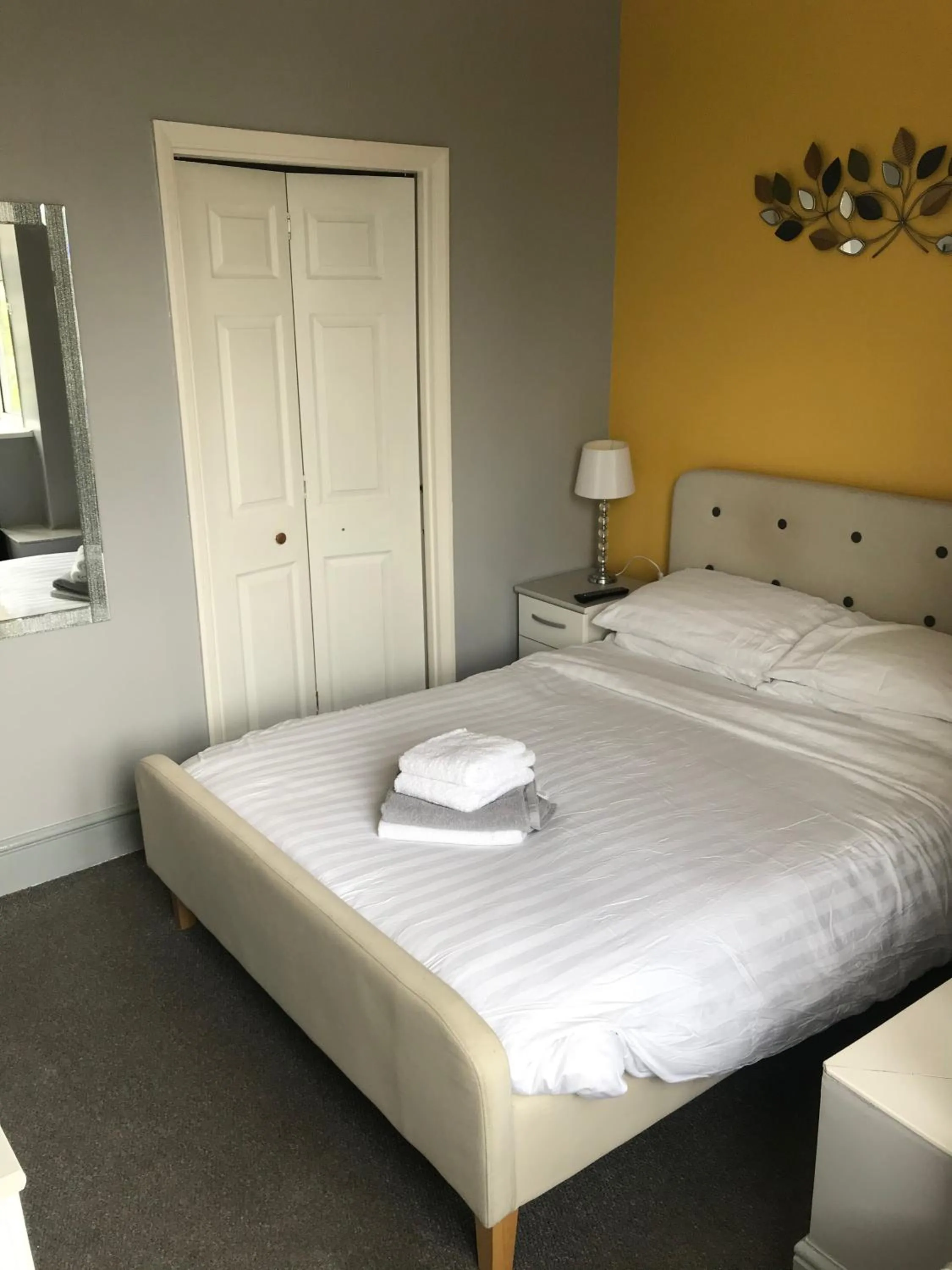 Bedroom, Bed in The Craigside