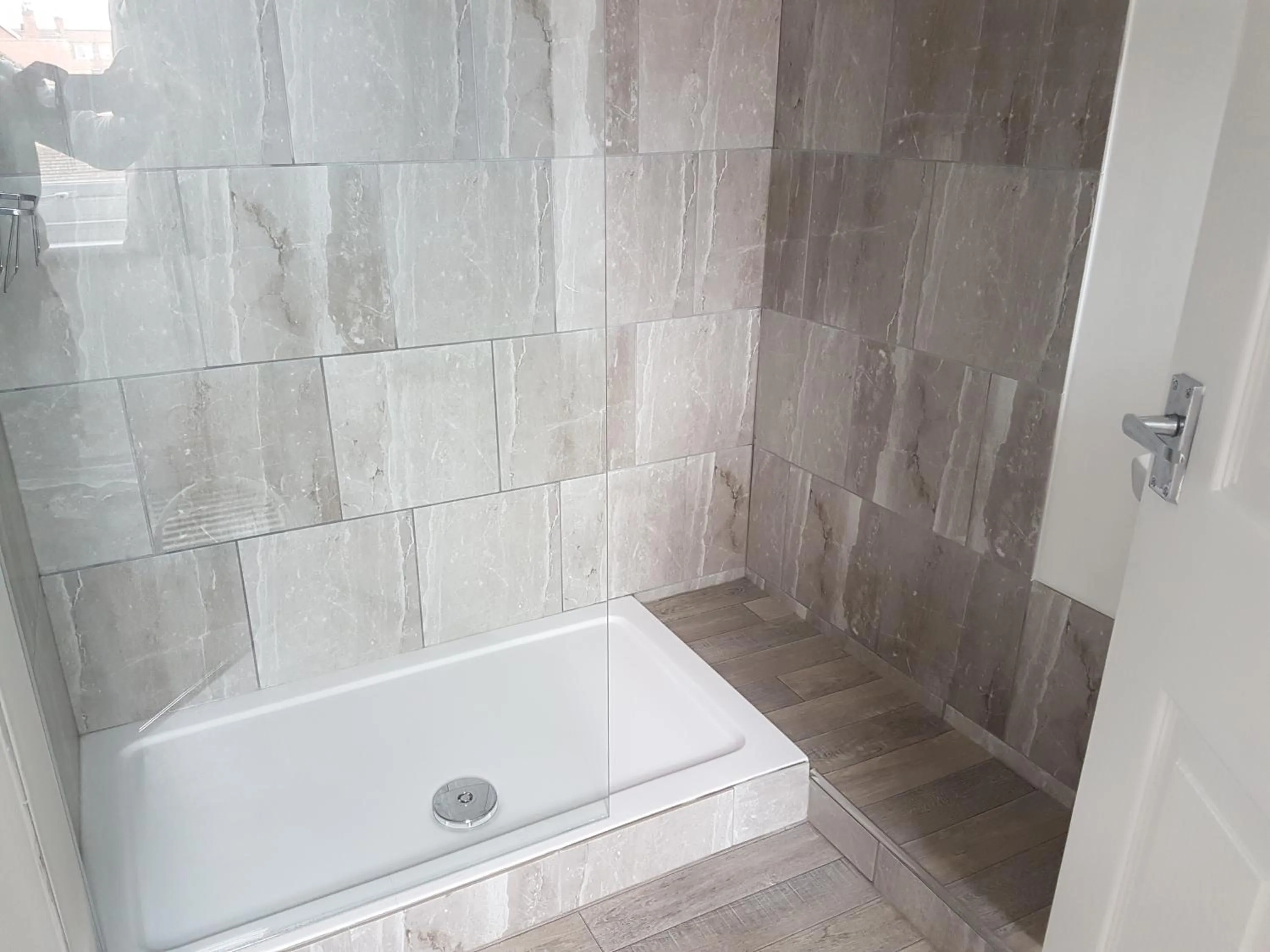 Shower in The Craigside