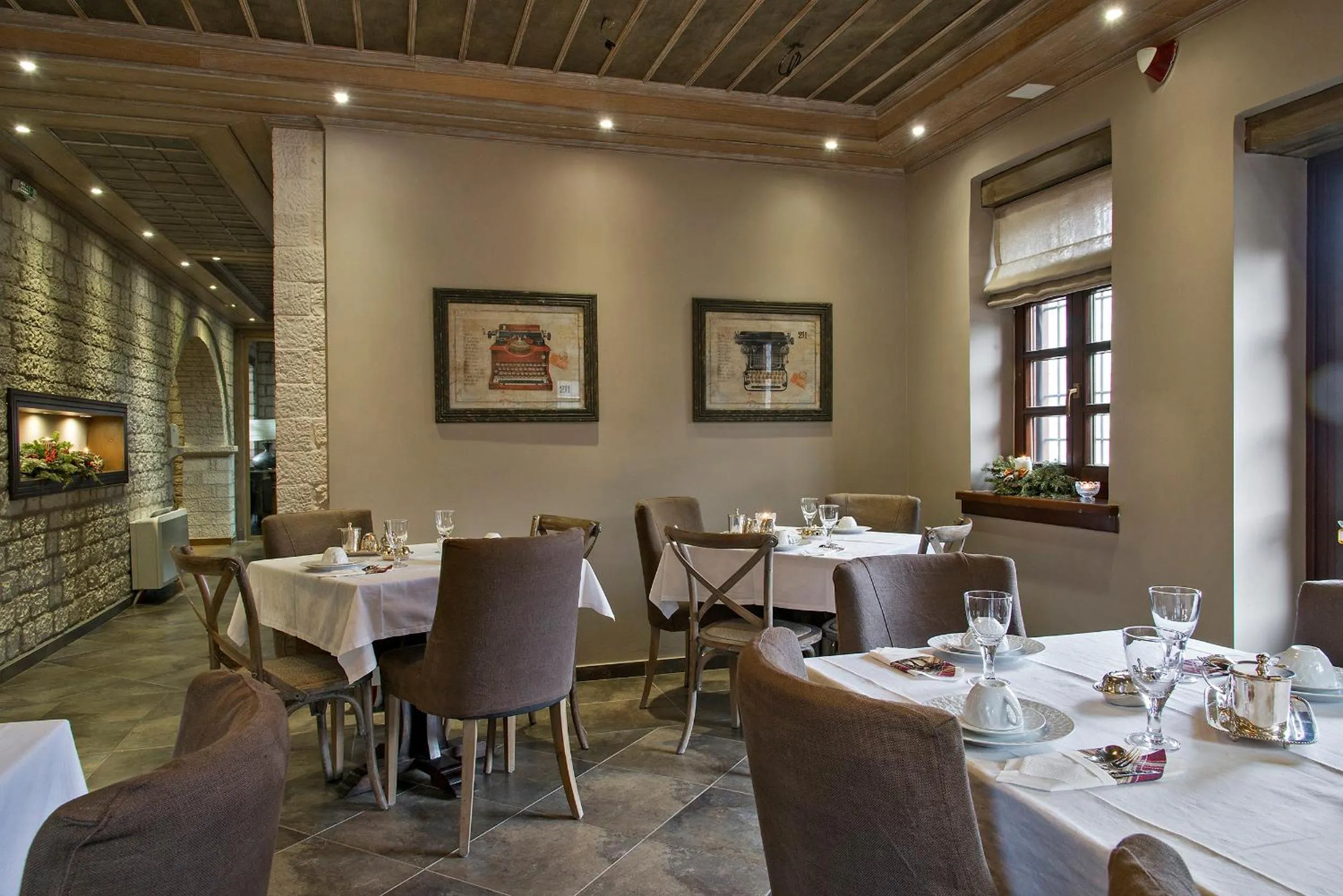 Restaurant/places to eat in Aberratio Boutique Hotel