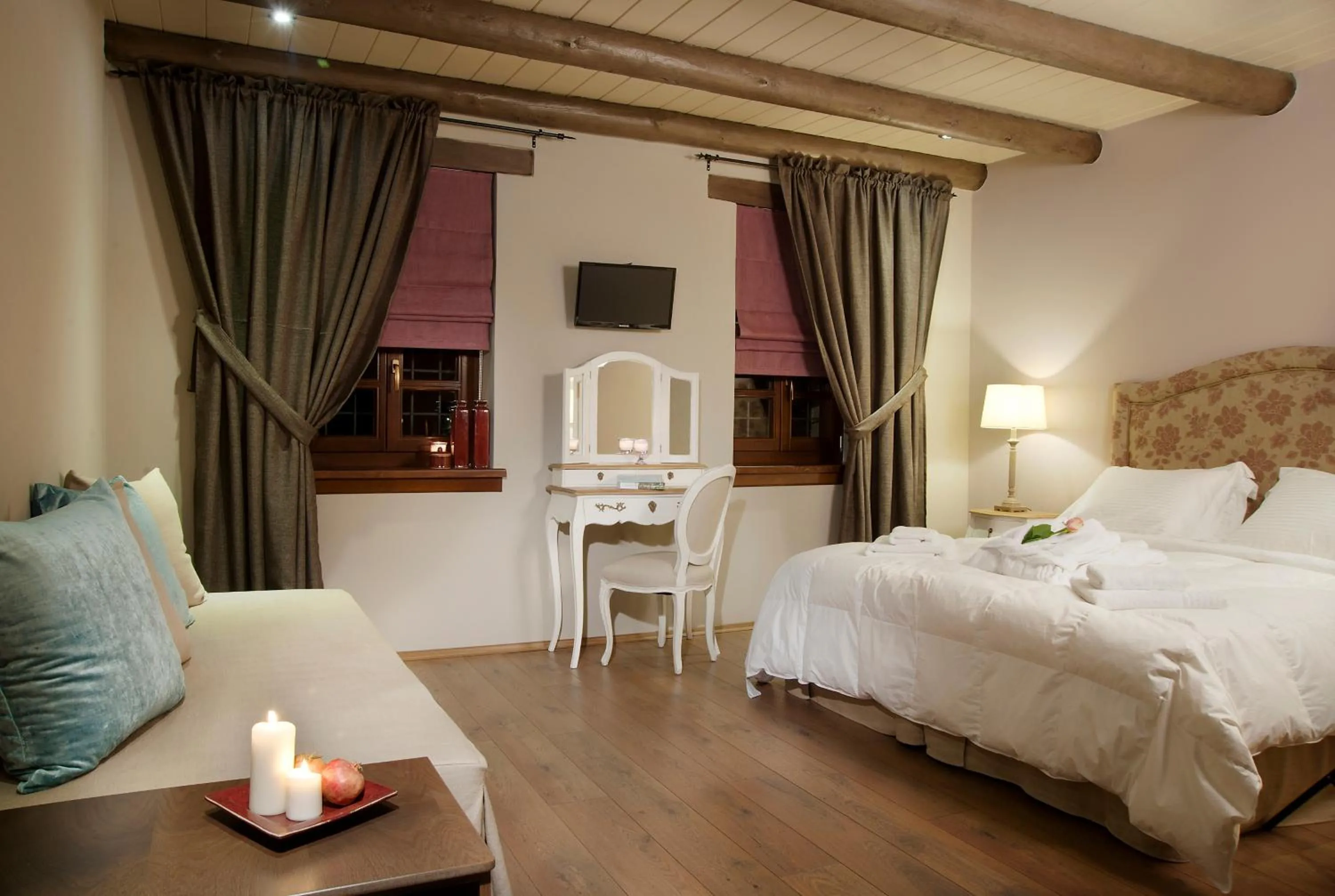 Photo of the whole room, Bed in Aberratio Boutique Hotel