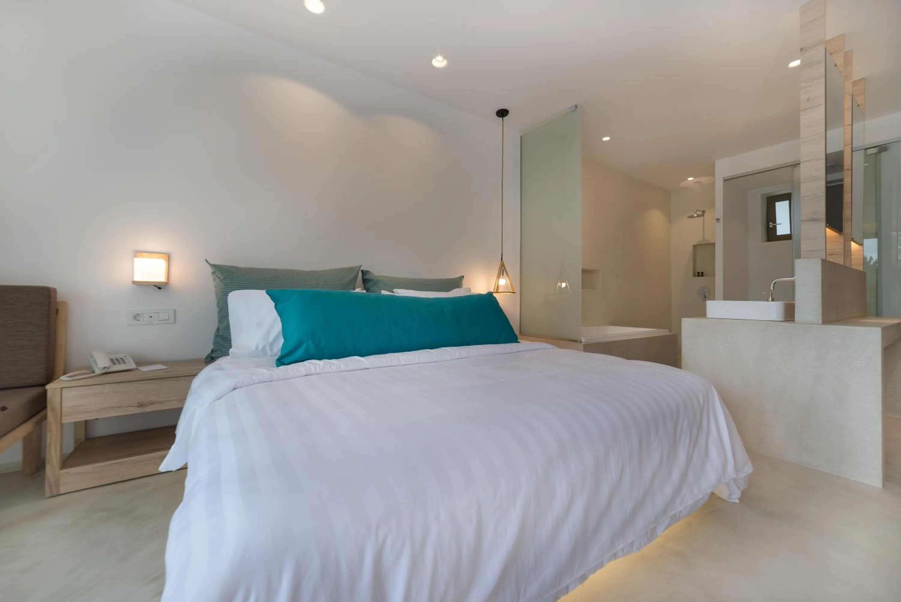 Bathroom, Bed in Tsamis Zante Suites