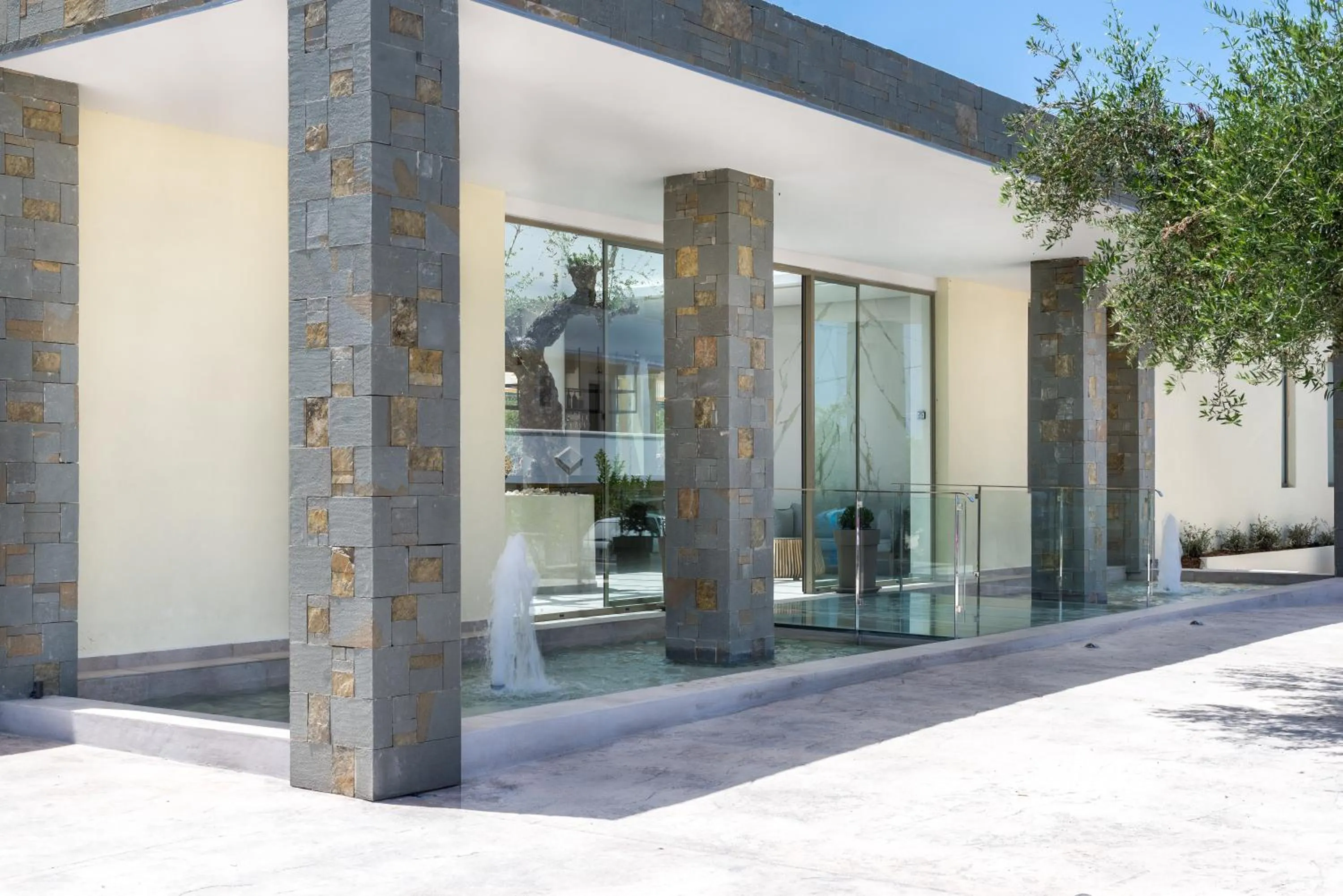 Facade/entrance in Tsamis Zante Suites