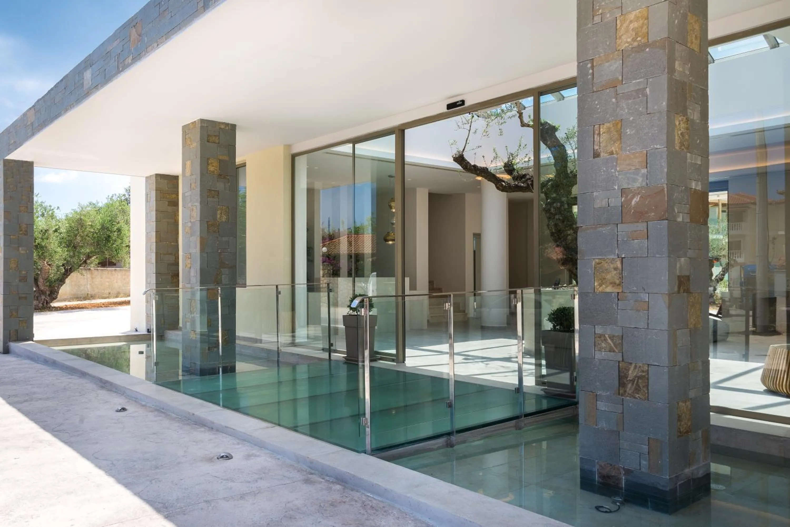 Facade/entrance in Tsamis Zante Suites