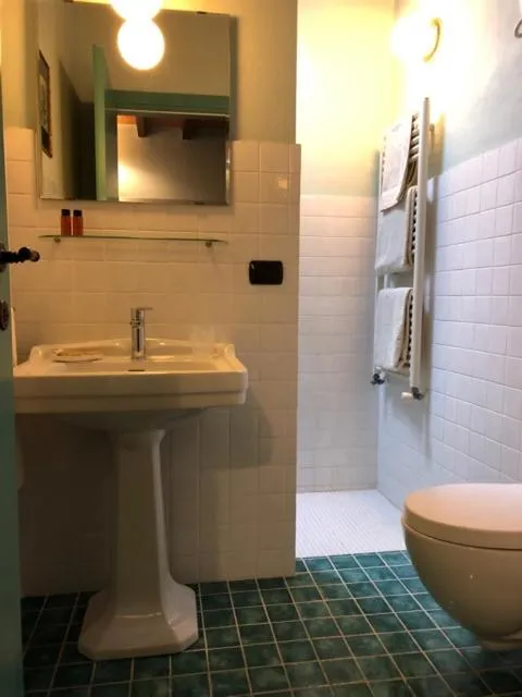 Bathroom in Al Giardino Degli Etruschi