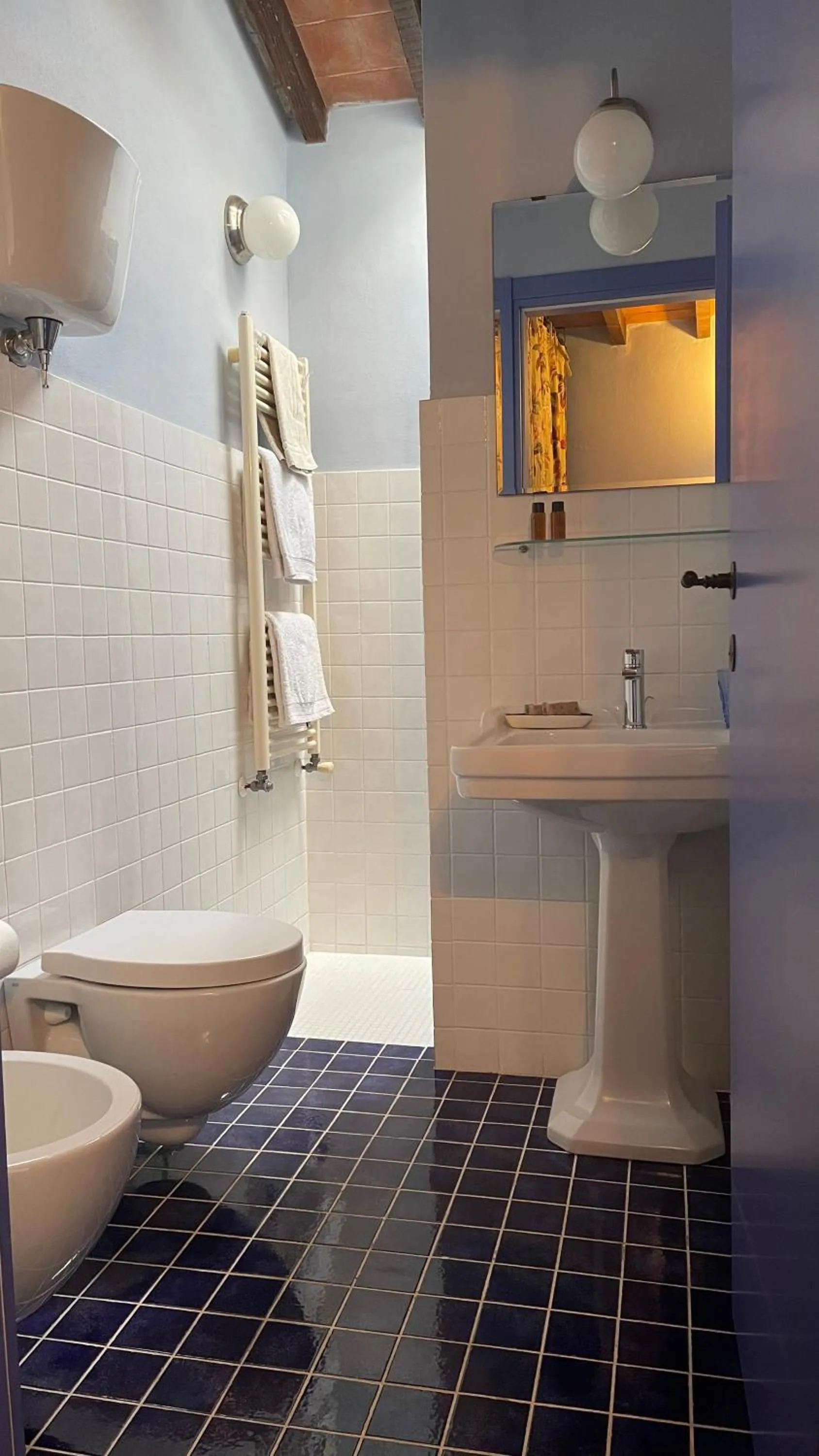 Bathroom in Al Giardino Degli Etruschi