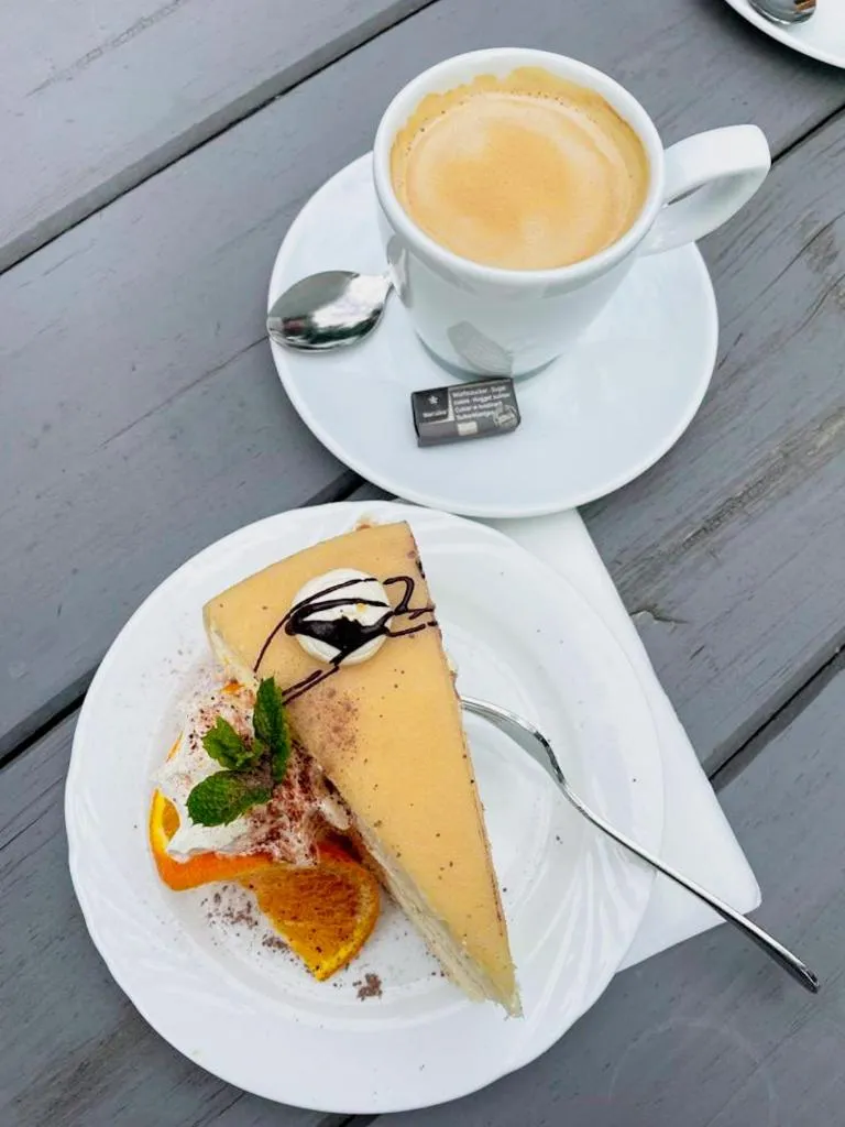 Restaurant/places to eat in Meeressterne Hotel Idyll Am Wolgastsee