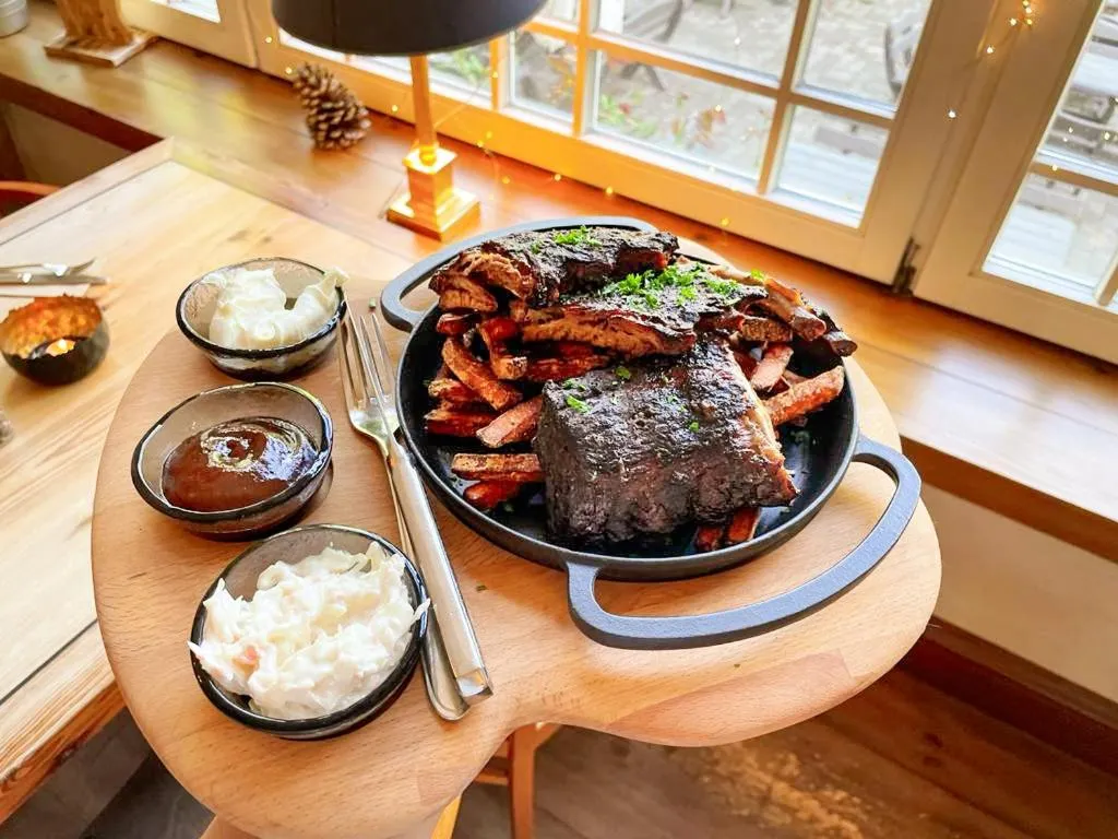 Restaurant/places to eat in Meeressterne Hotel Idyll Am Wolgastsee