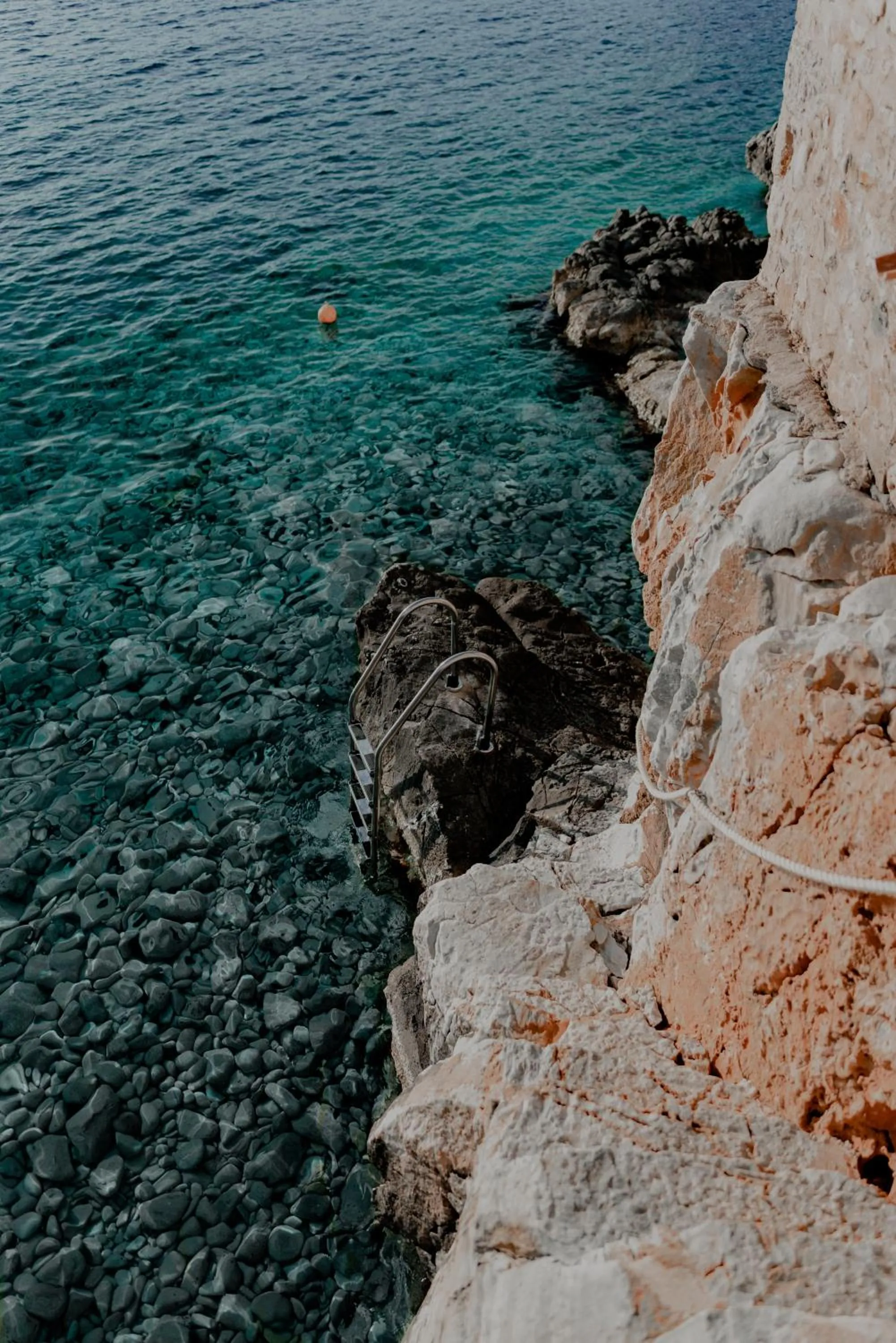 Beach in Limeni Villa