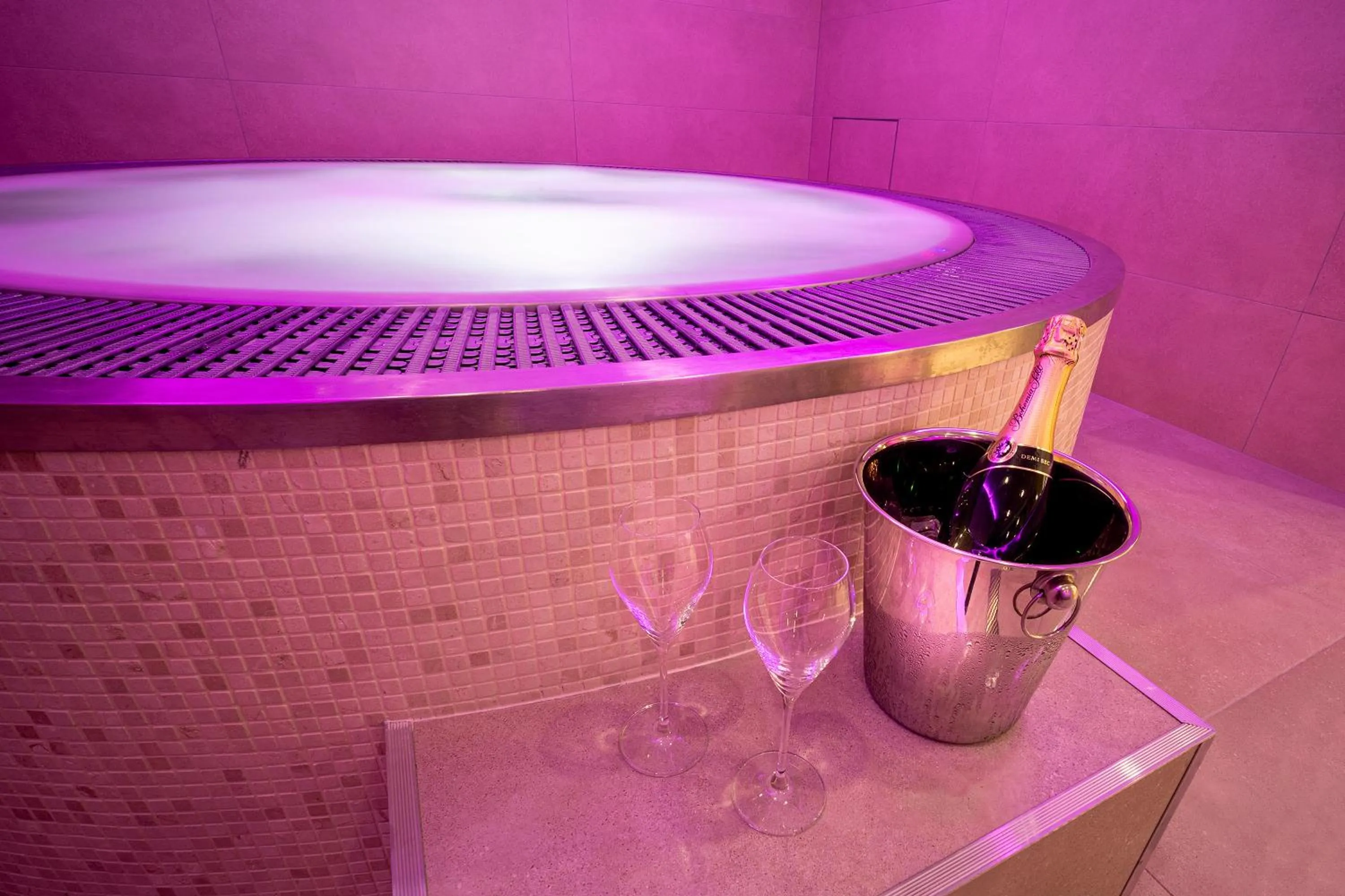 Hot Tub in Hotel U Kaplicky