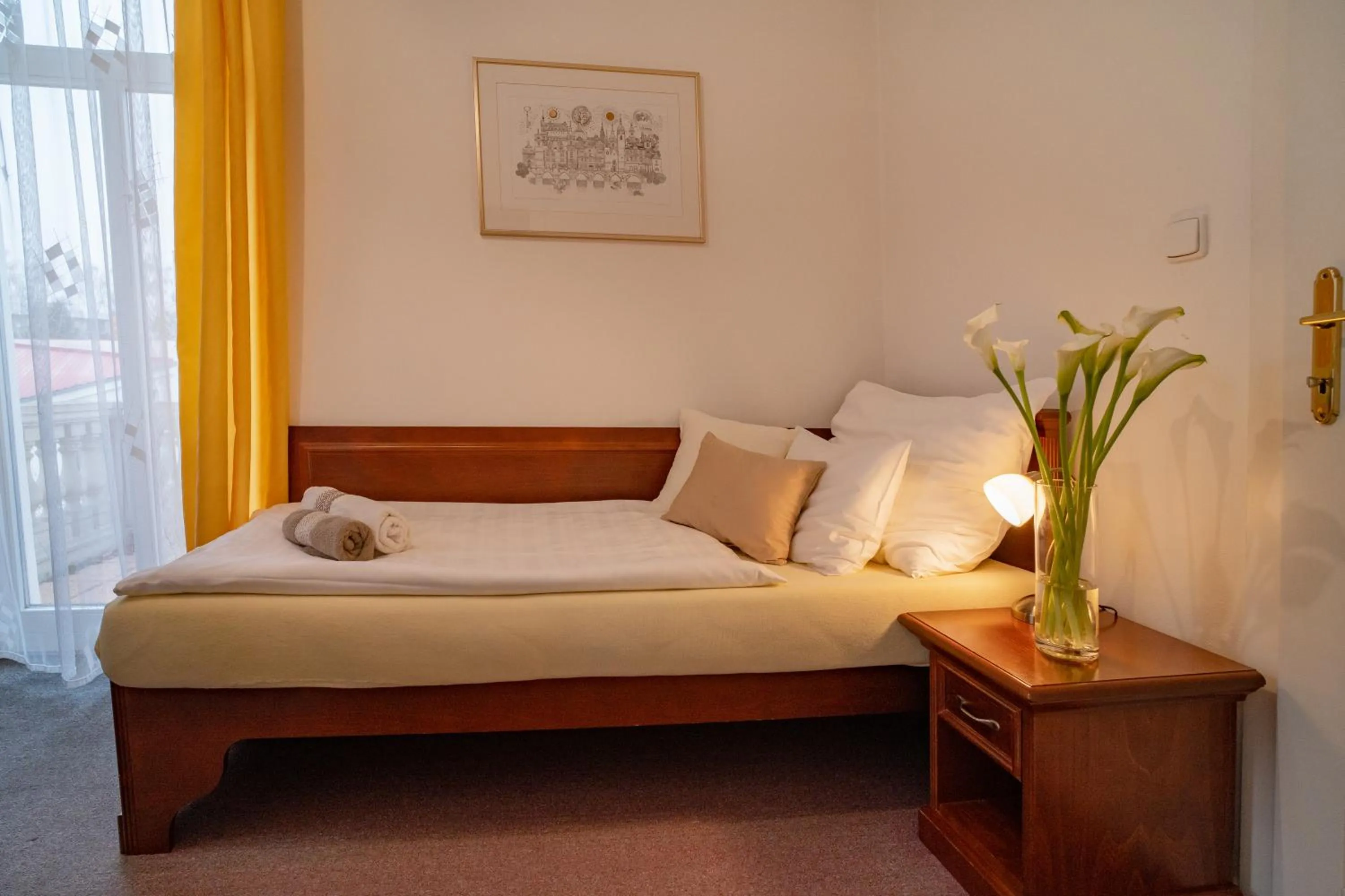 Property building, Bed in Hotel U Kaplicky