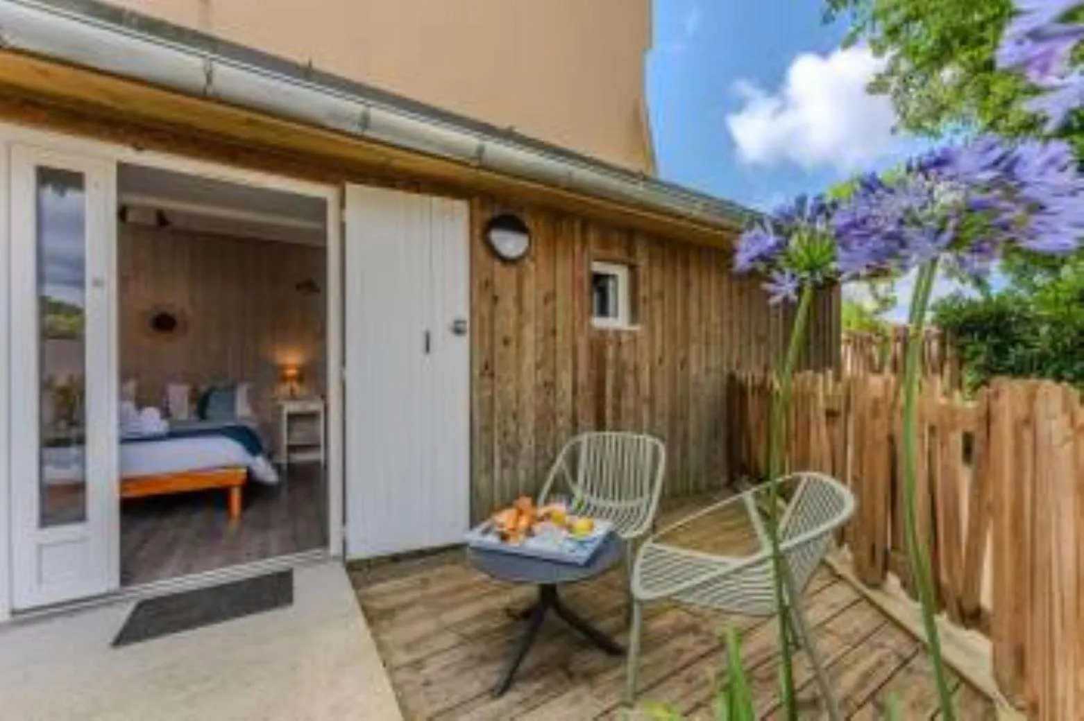 Patio in Hôtel Le Grain de Sable