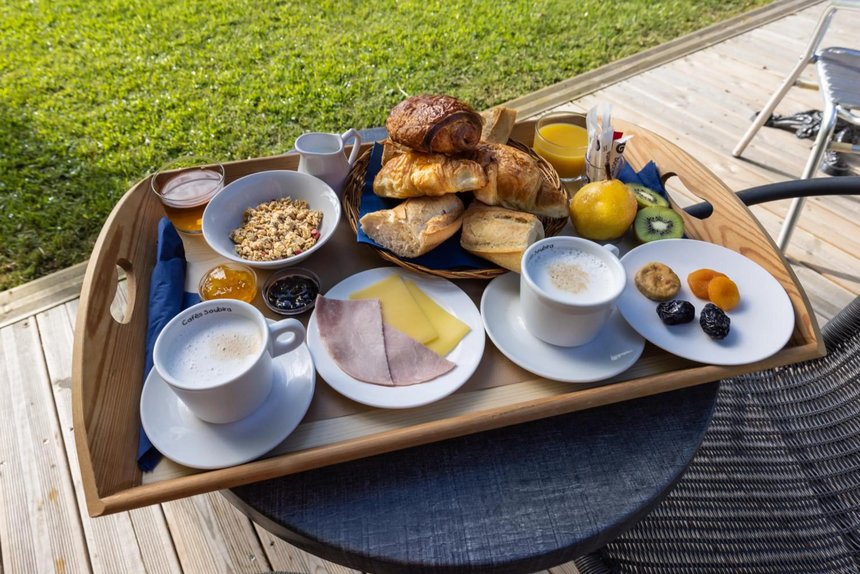 Breakfast in Hôtel Le Grain de Sable