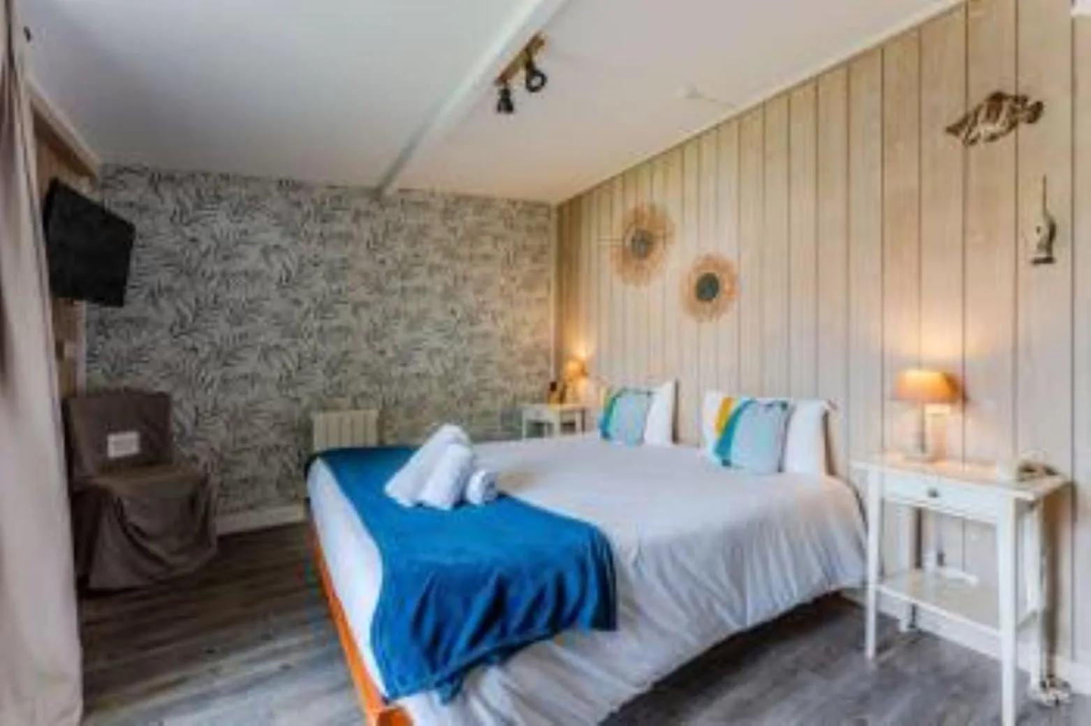 Photo of the whole room, Bed in Hôtel Le Grain de Sable