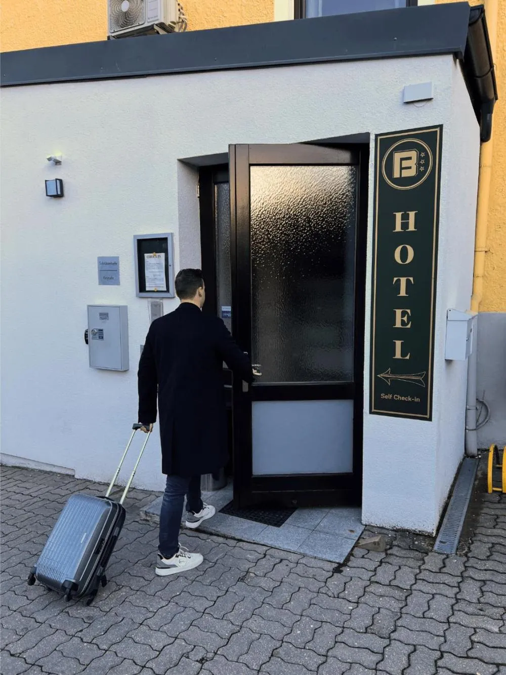 Property building in Hotel Blie, Bed & Breakfast, Self Check-in