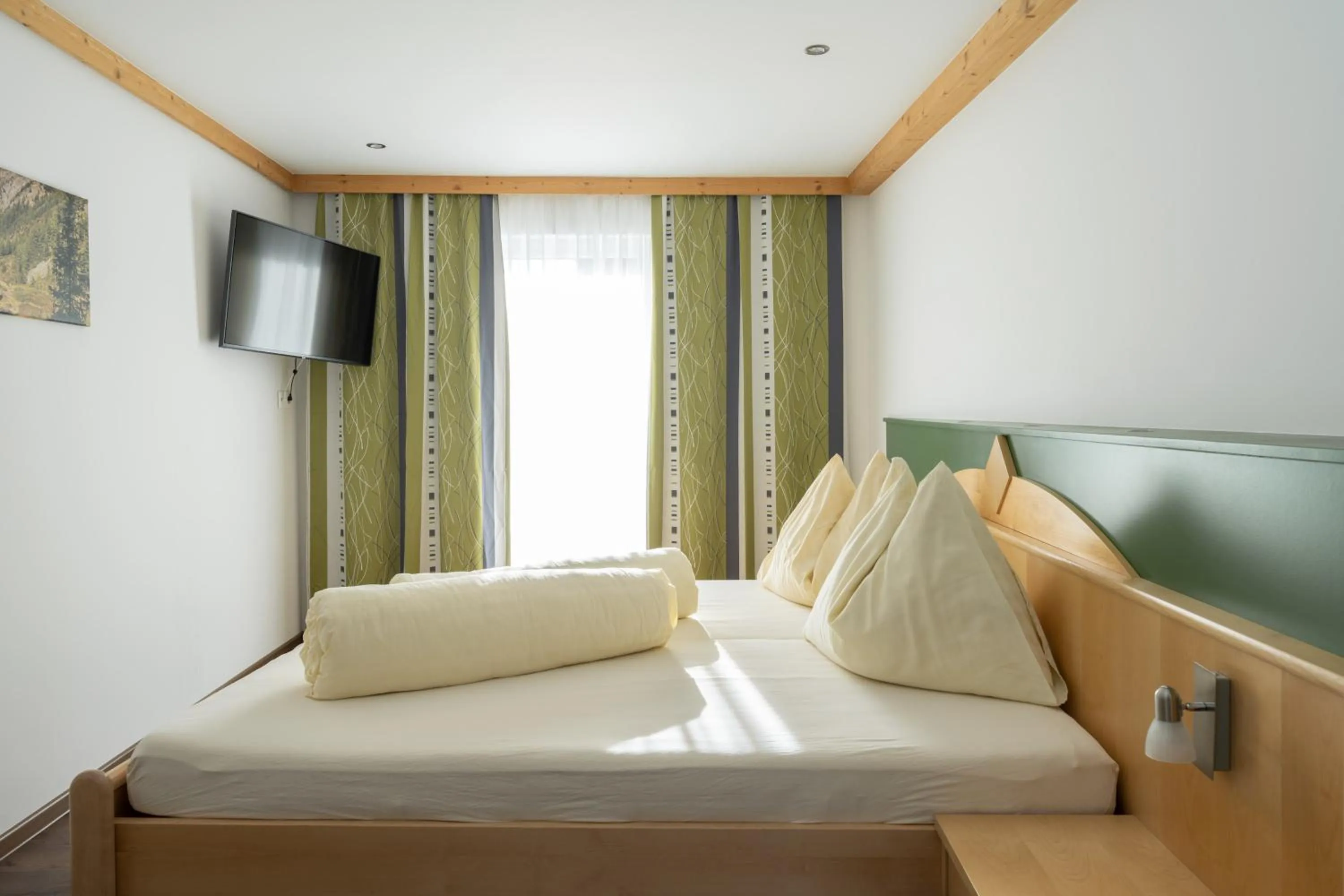 Photo of the whole room, Bed in Eggerhof