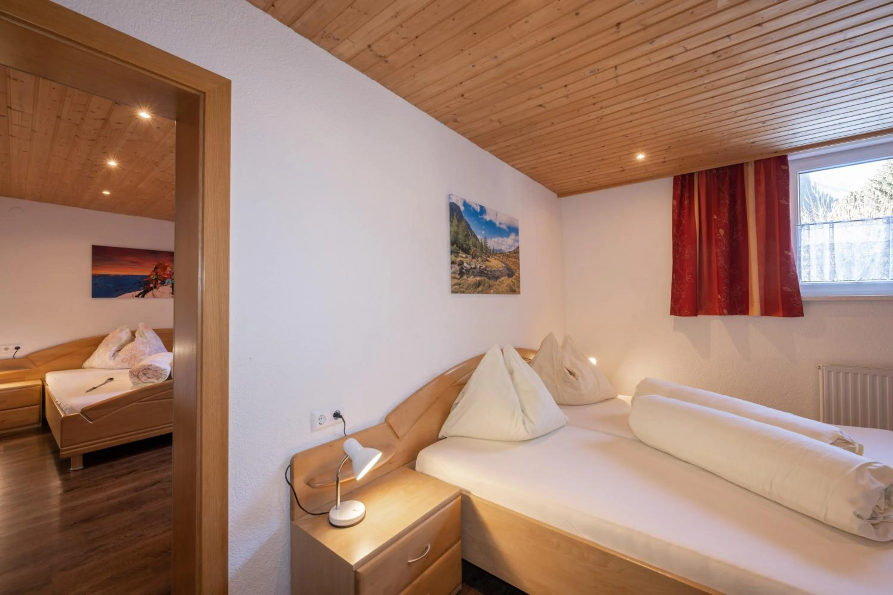 Photo of the whole room, Bed in Eggerhof