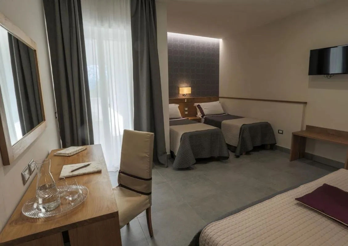 Garden, Bed in La Vigna Hotel