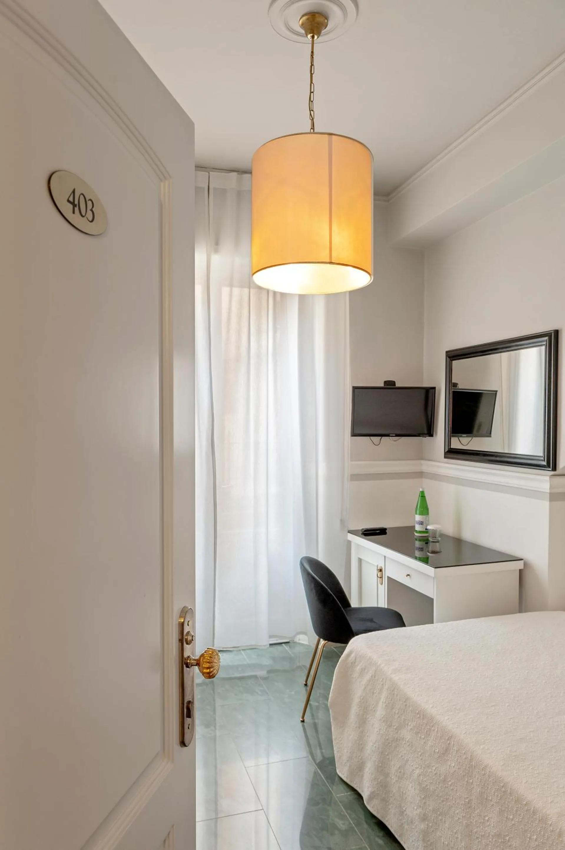 Bedroom, Bed in The Port Residence