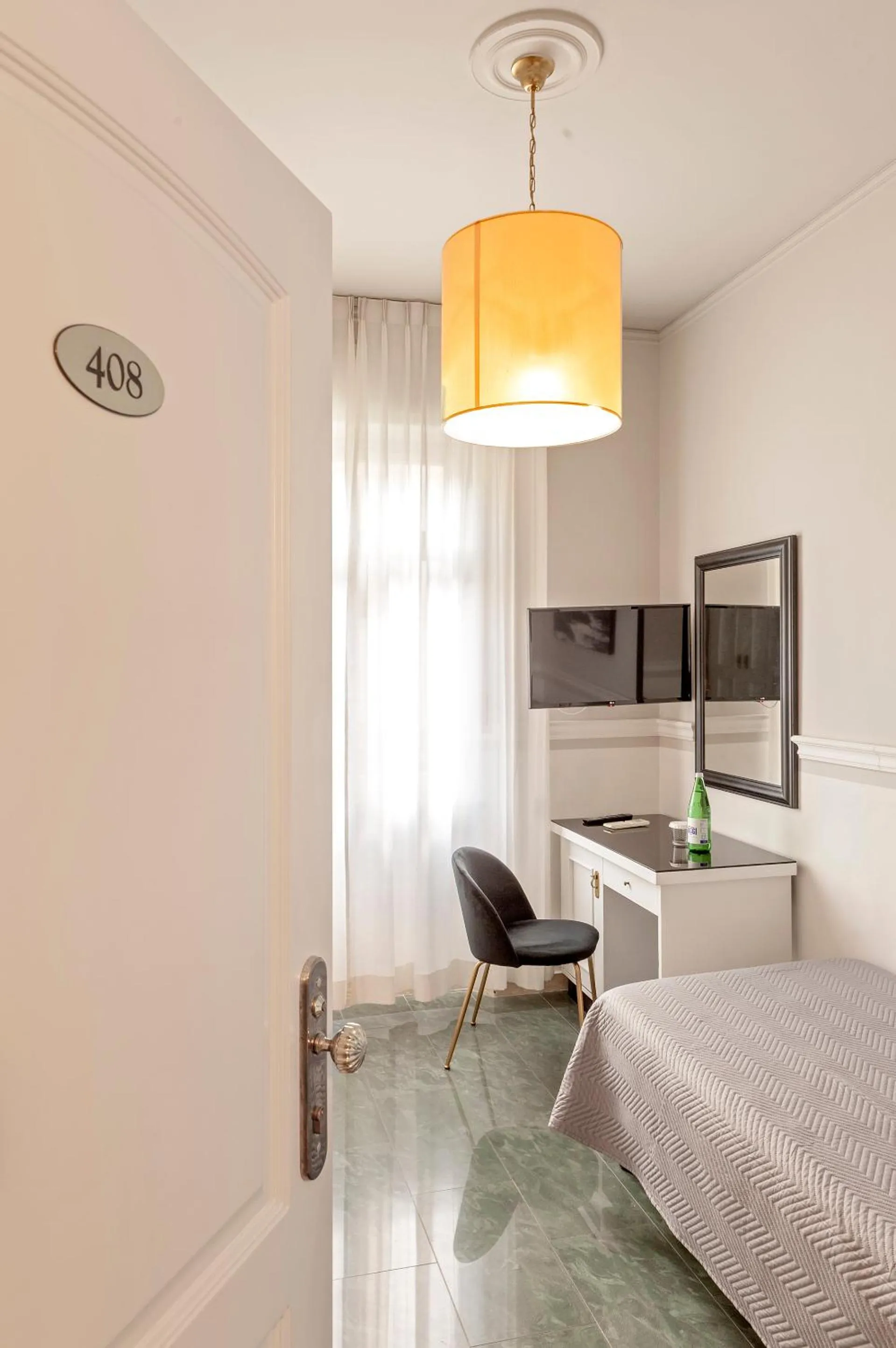 Bedroom, Bed in The Port Residence