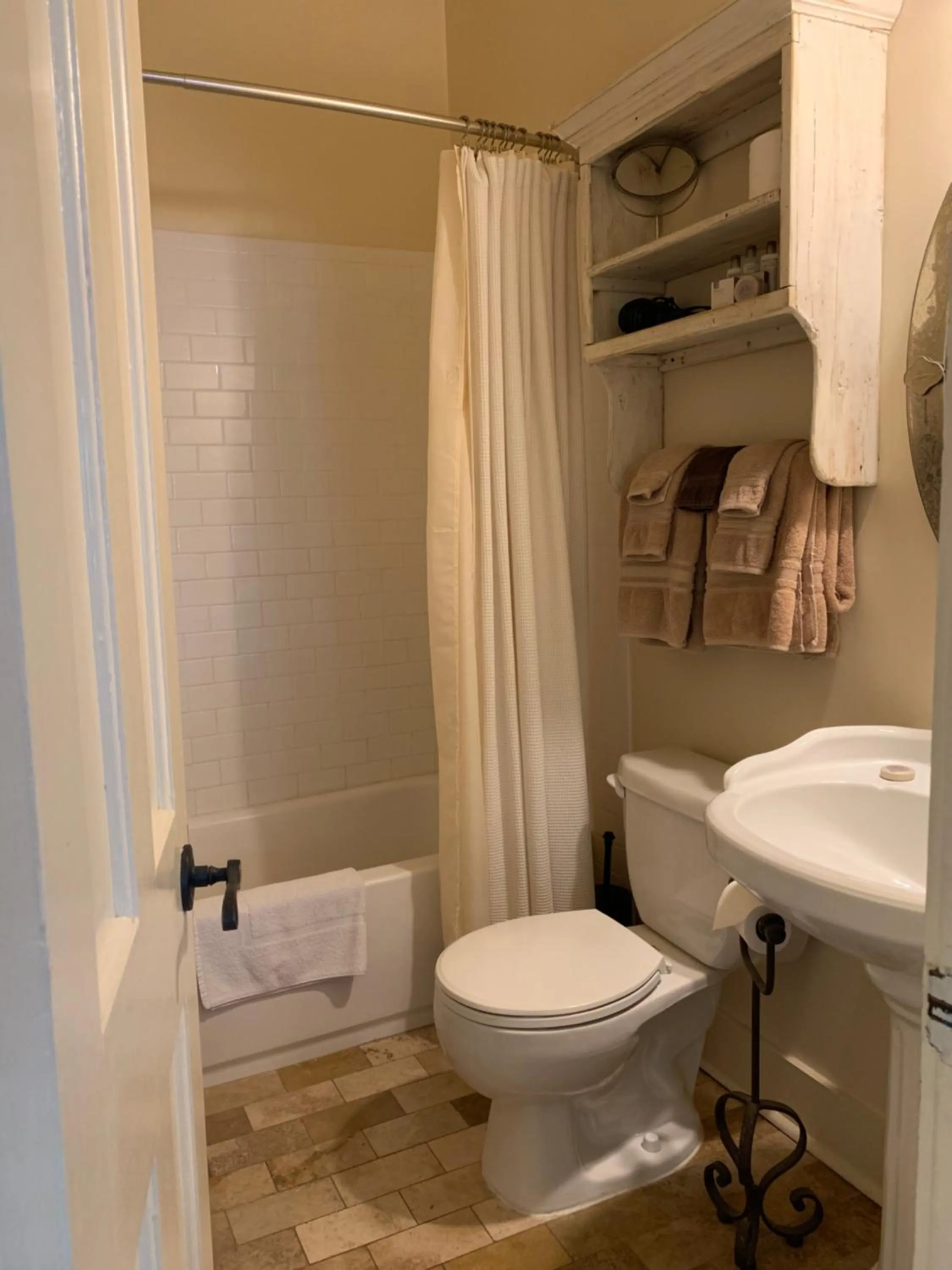 Bathroom in Terrell House Bed and Breakfast