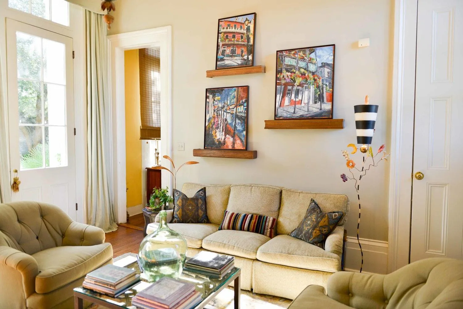 Communal lounge/ TV room in Terrell House Bed and Breakfast