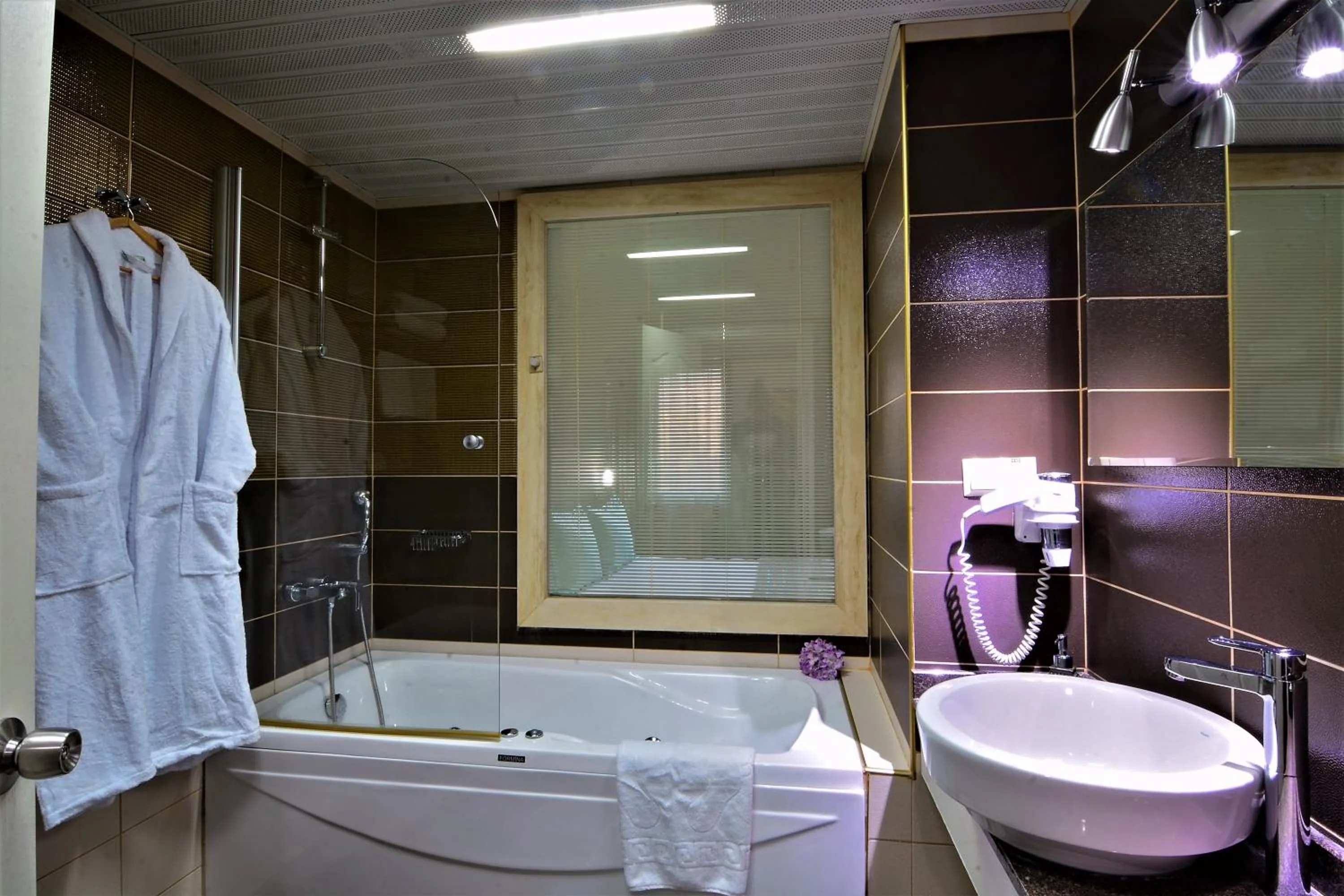 Bathroom in Çetinel Otel