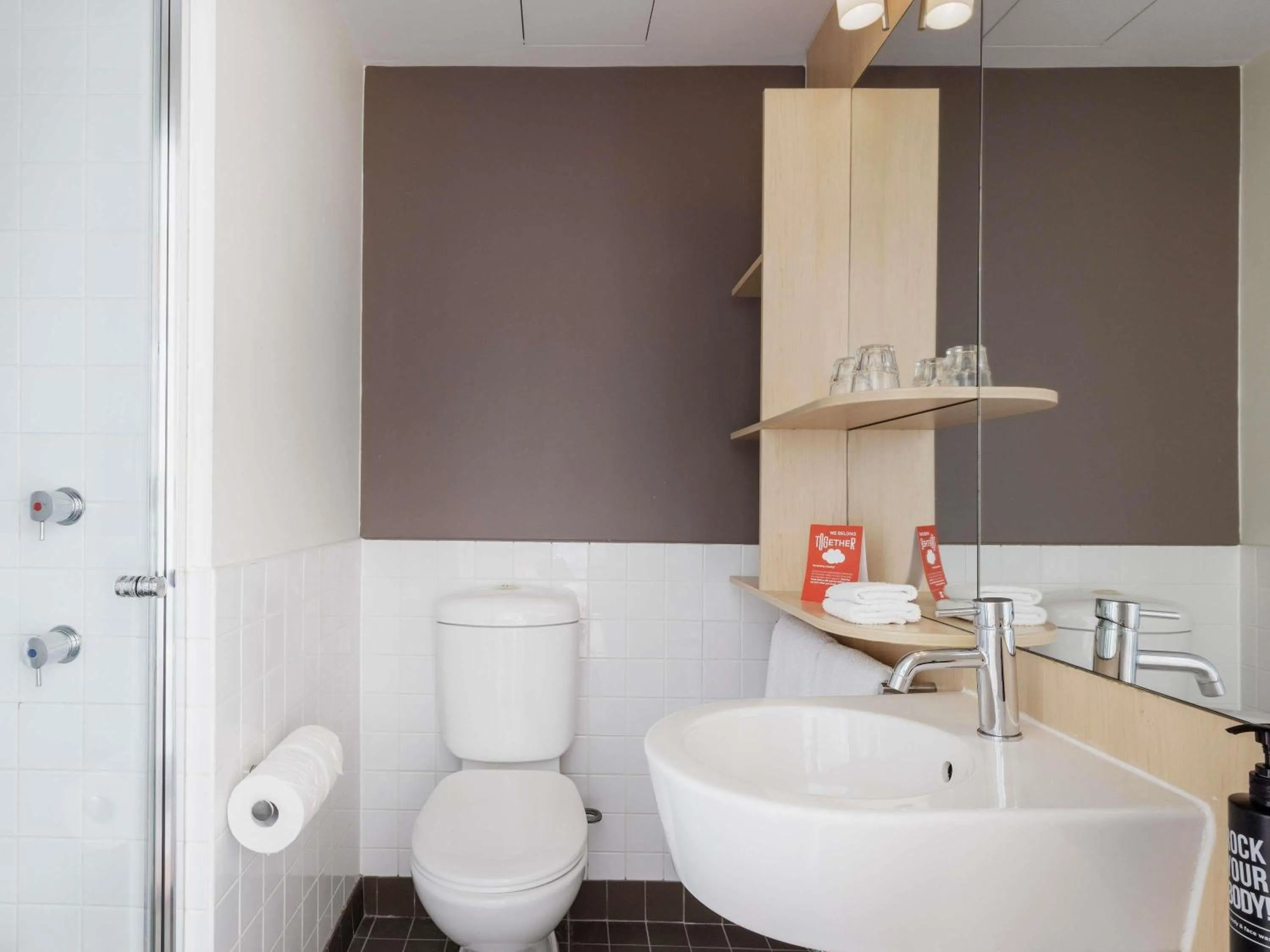 Bedroom in ibis Sydney Olympic Park