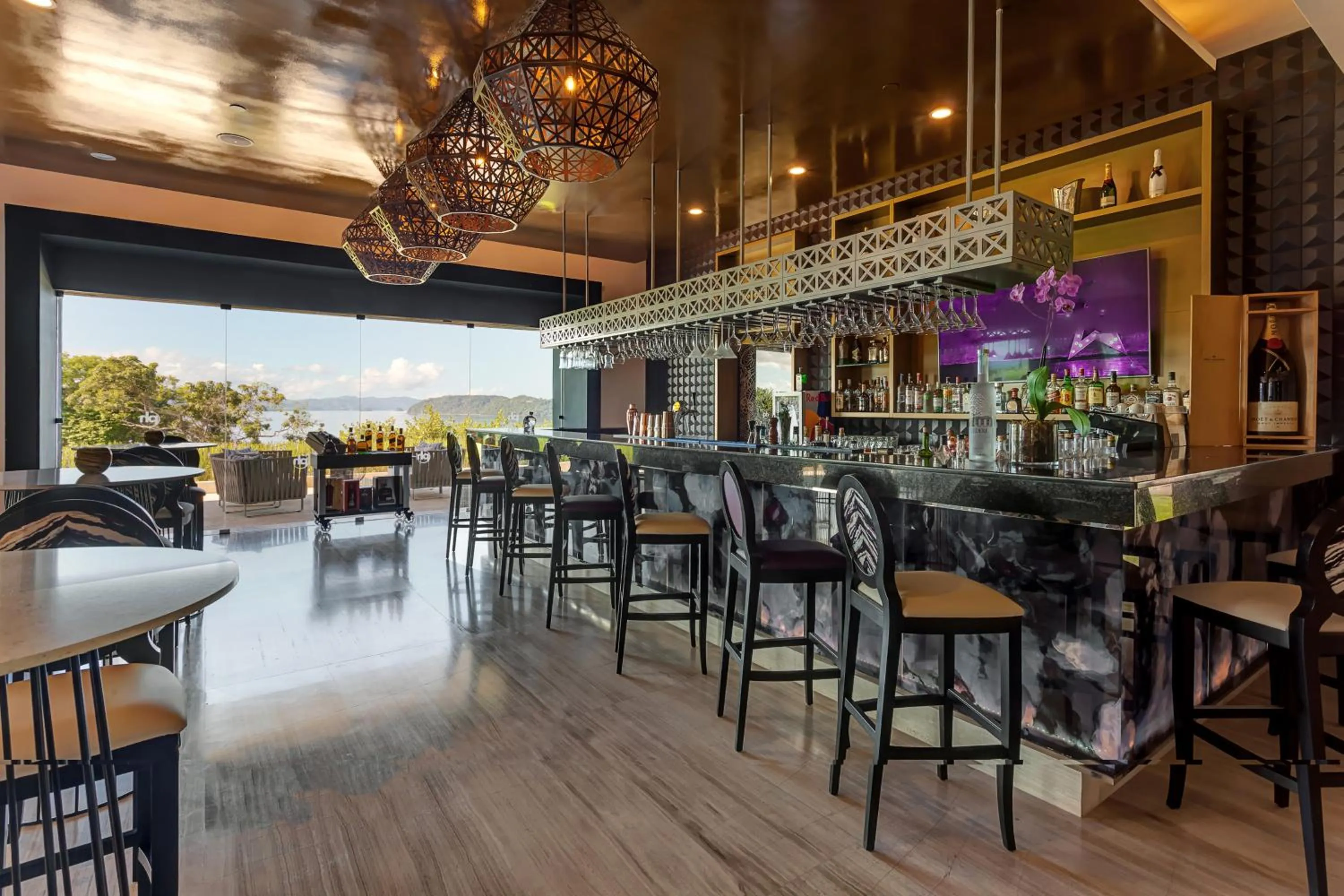Lounge or bar in Planet Hollywood Costa Rica by Royalton, An Autograph Collection All-Inclusive Resort
