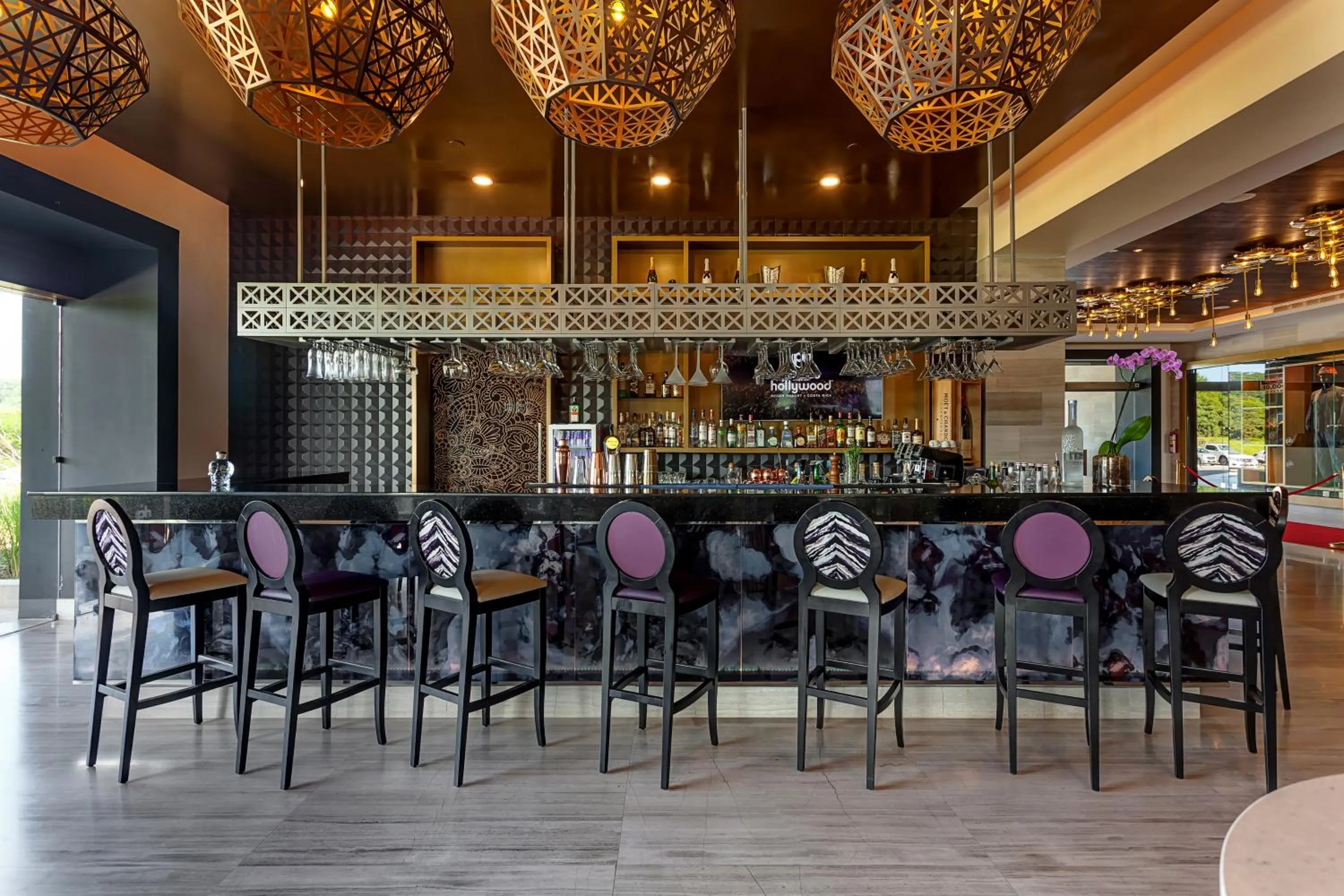 Lounge or bar in Planet Hollywood Costa Rica by Royalton, An Autograph Collection All-Inclusive Resort