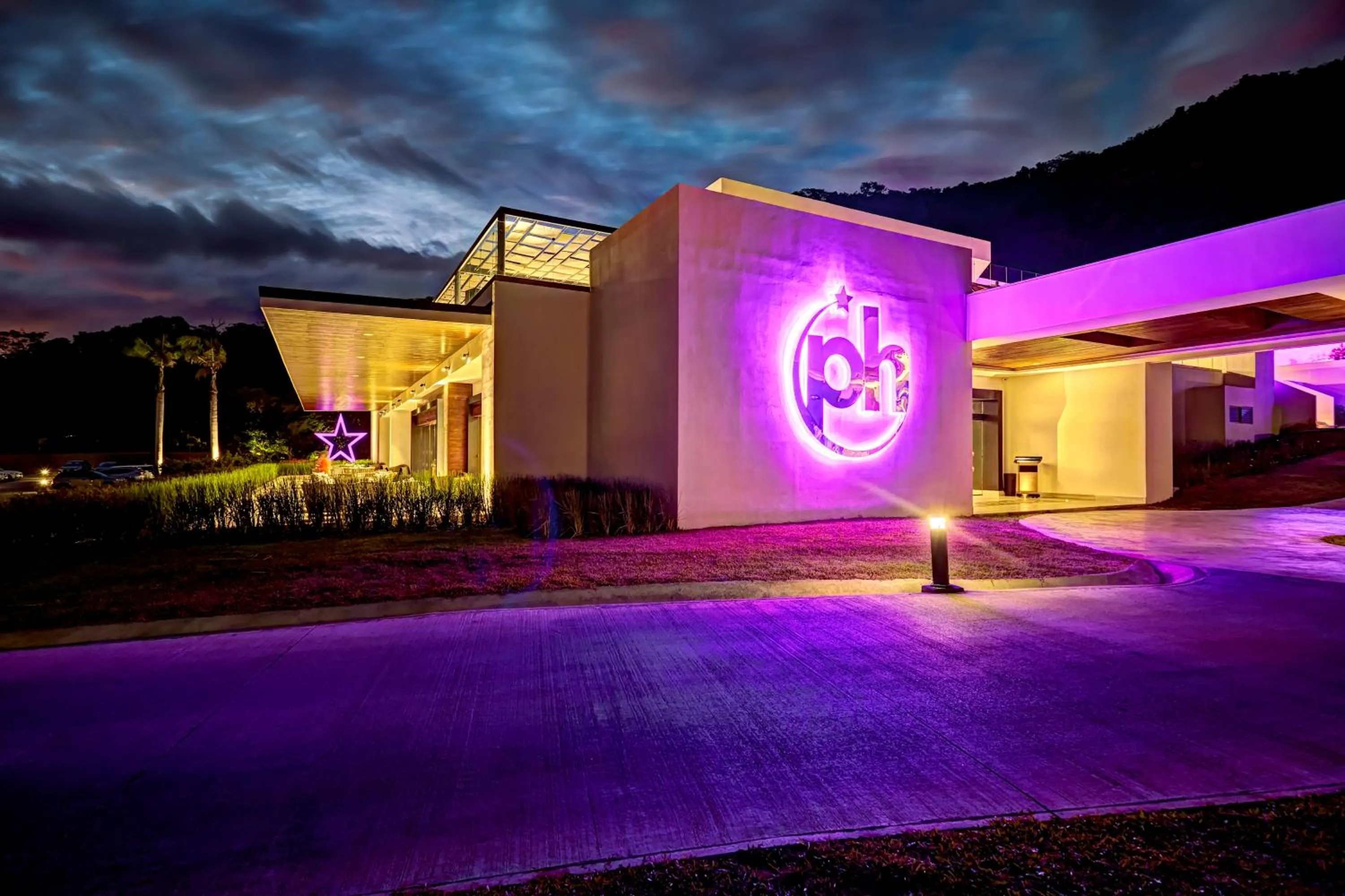 Facade/entrance in Planet Hollywood Costa Rica by Royalton, An Autograph Collection All-Inclusive Resort
